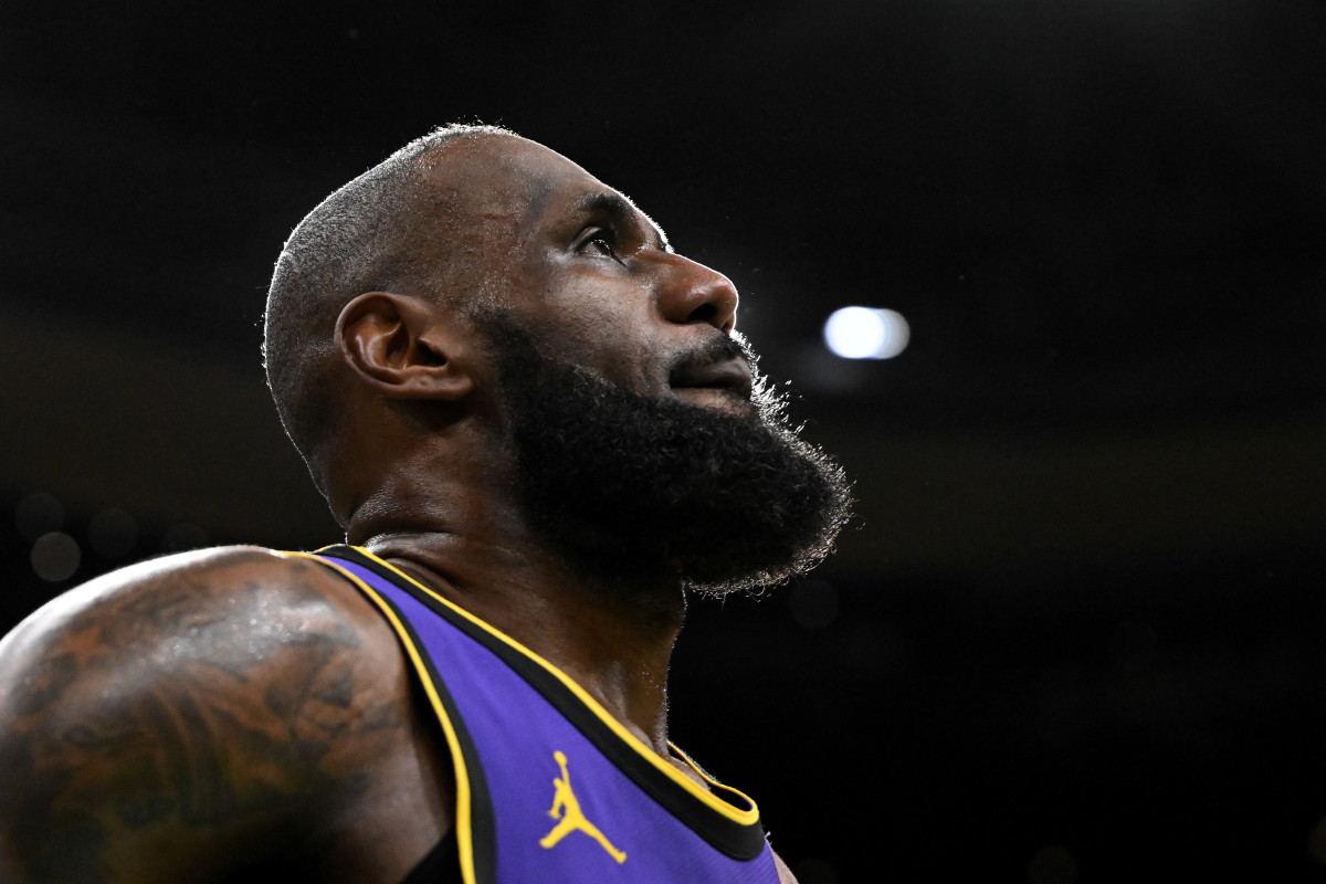 LeBron James Makes Unexpected Anthony Davis Comment After Lakers' Loss - Athlon Sports