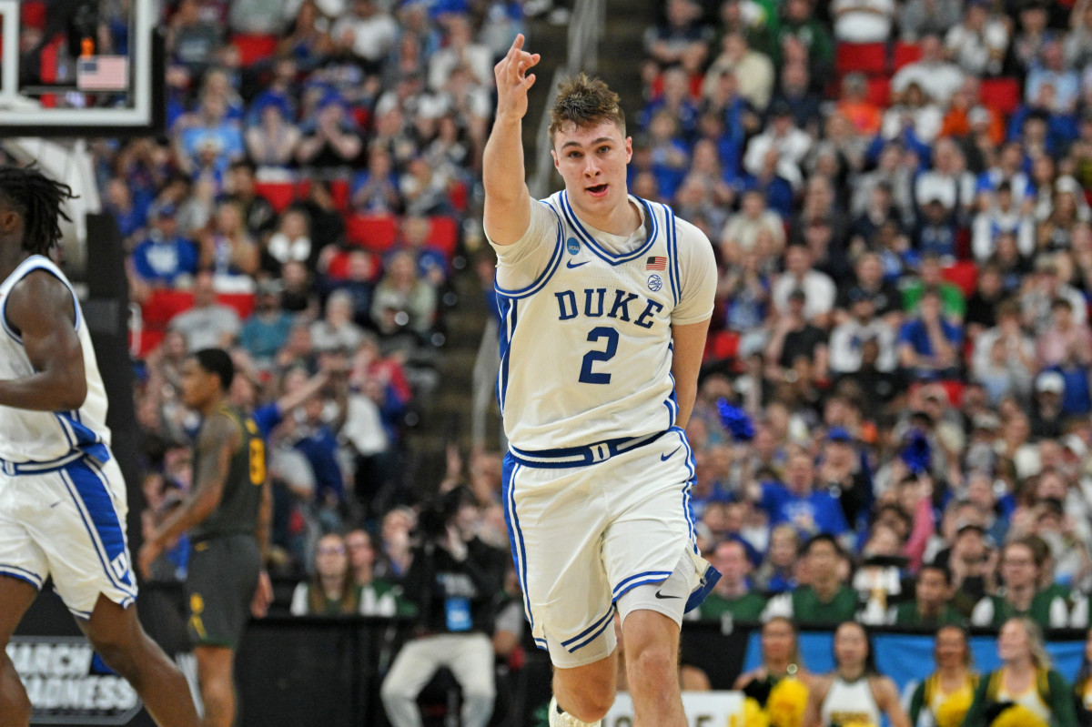 cooper-flagg-sends-message-to-duke-teammate-after-making-ncaa