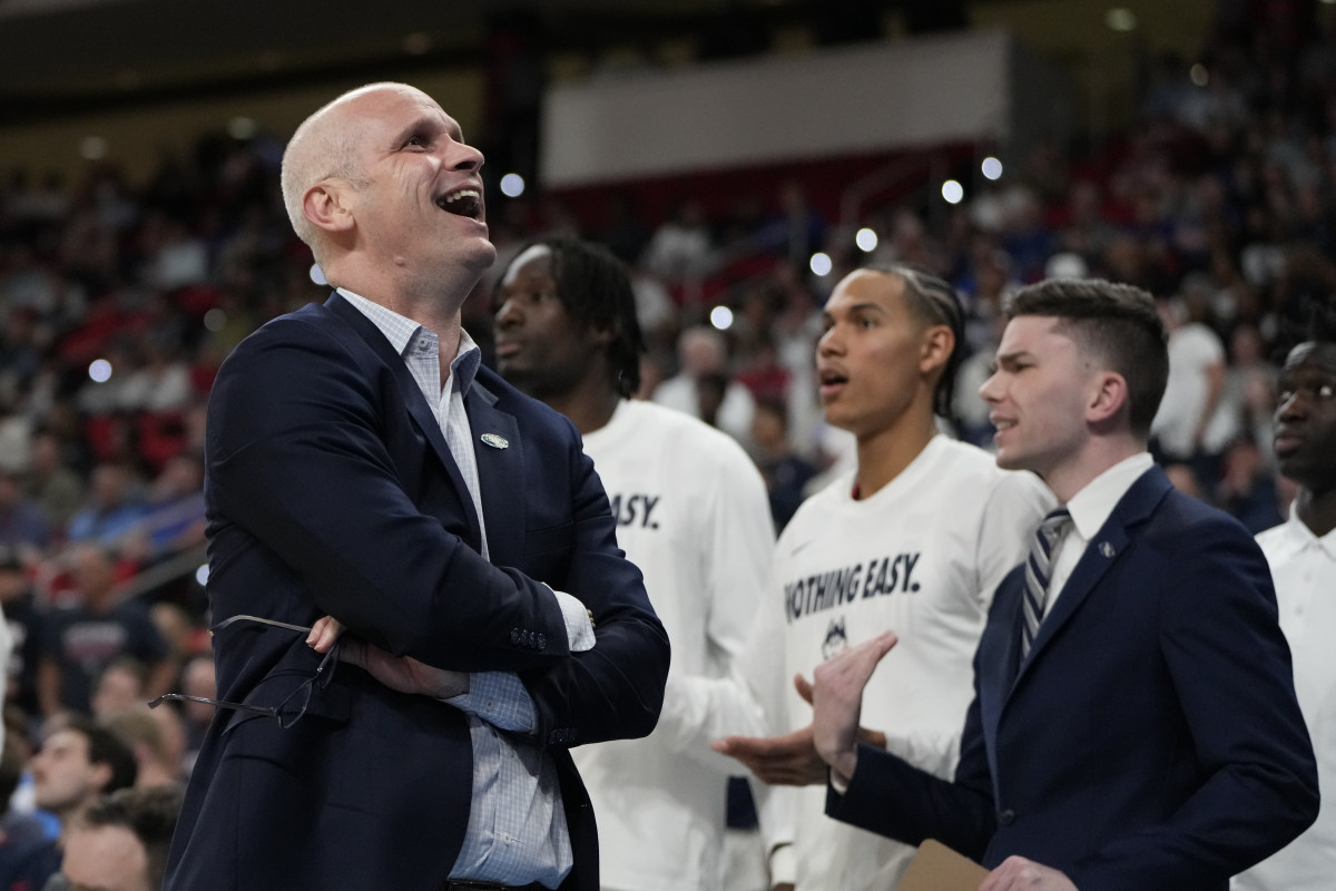 Dan Hurley Was Trending After Lakers’ Playoff Exit  - Athlon Sports
