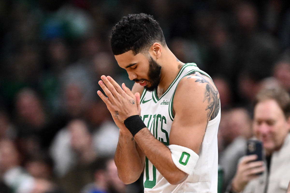 Boston Celtics forward Jayson Tatum (0)