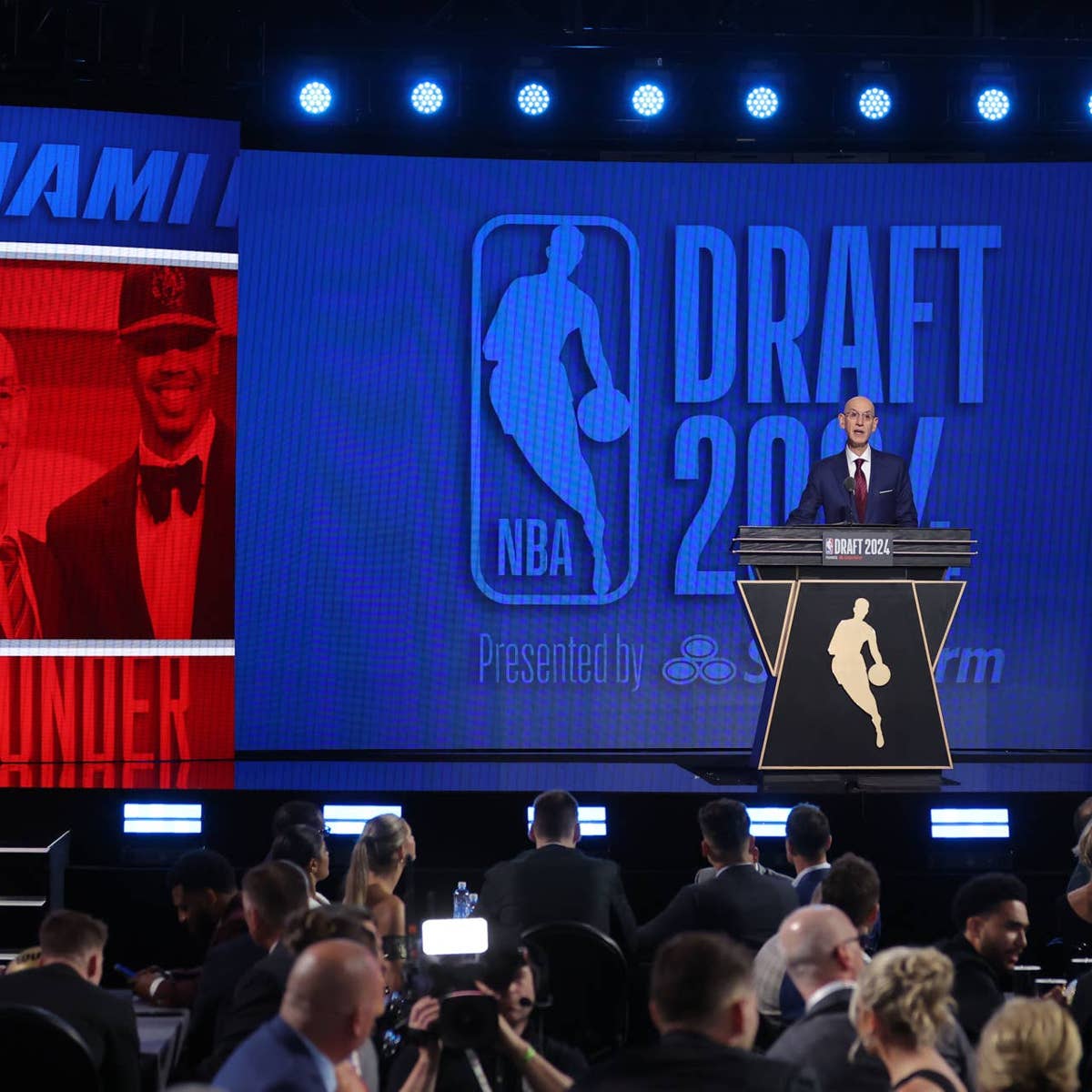 San Antonio Spurs Have Their Eyes on 'Incredible Passer' as