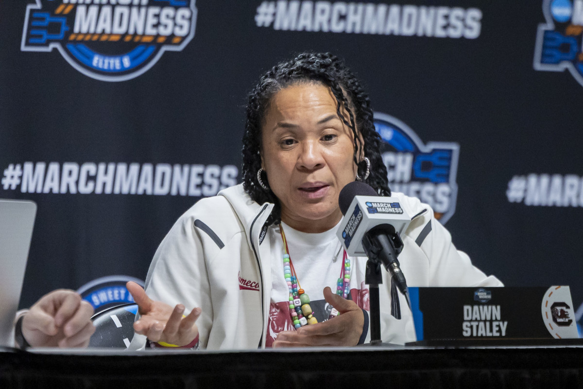 Dawn Staley's Guarded Response After Reporter Asks About Biopic - Athlon  Sports