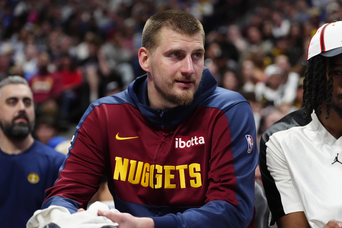 Denver Nuggets center Nikola Jokic (15).