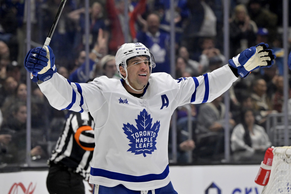 Darren Dreger Predicts What John Tavares' Next Maple Leafs Contract Could Look Like - Athlon Sports