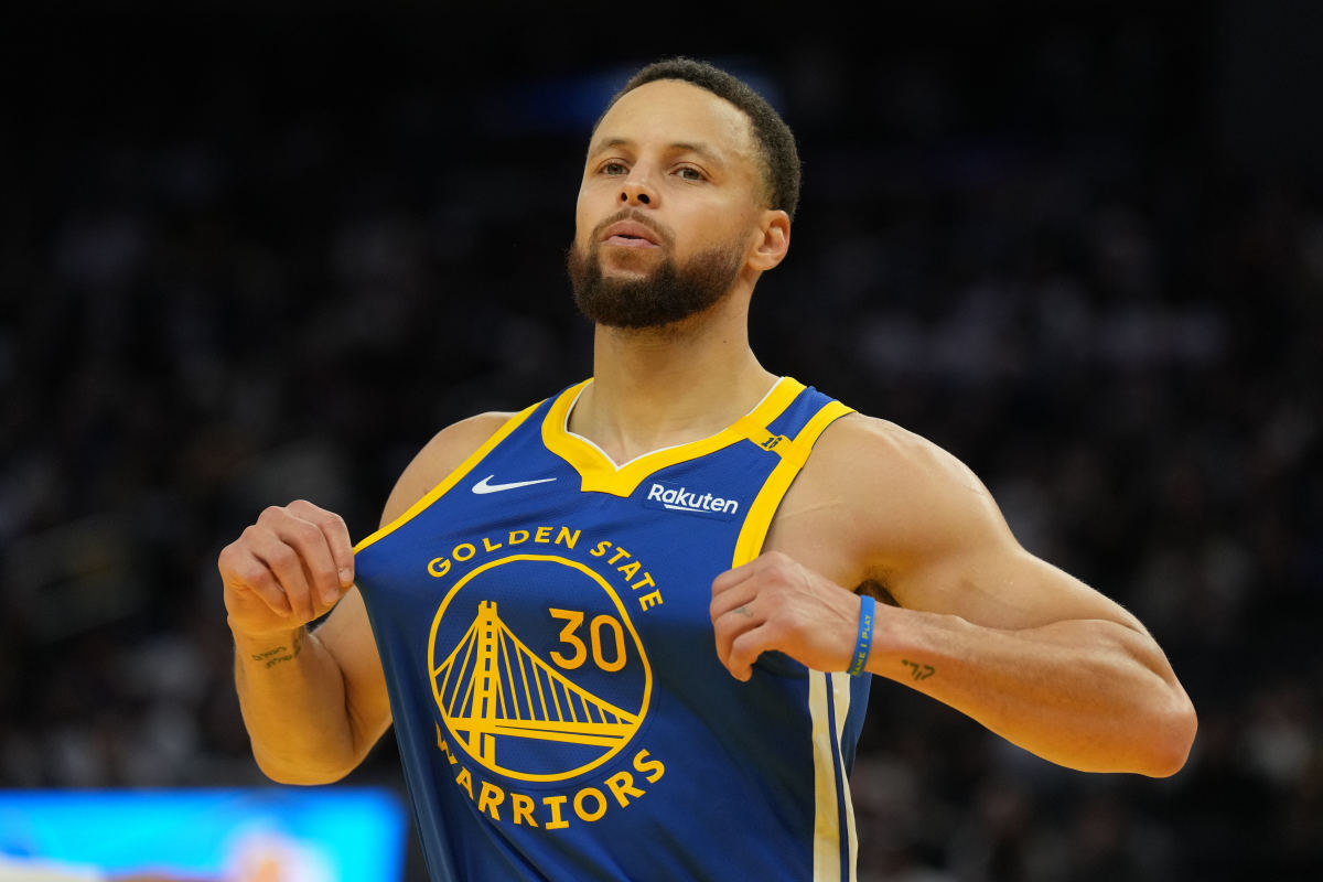 Warriors Hero Pat Spencer Had Words After Steph Curry’s Injury - Athlon Sports