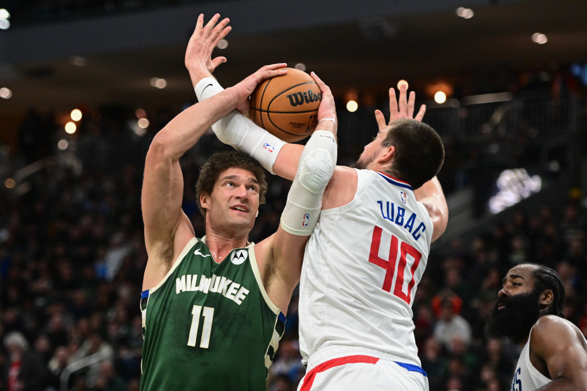 Former Bucks Center Brook Lopez Sends Final Message as He Continues With the Clippers - Athlon Sports
