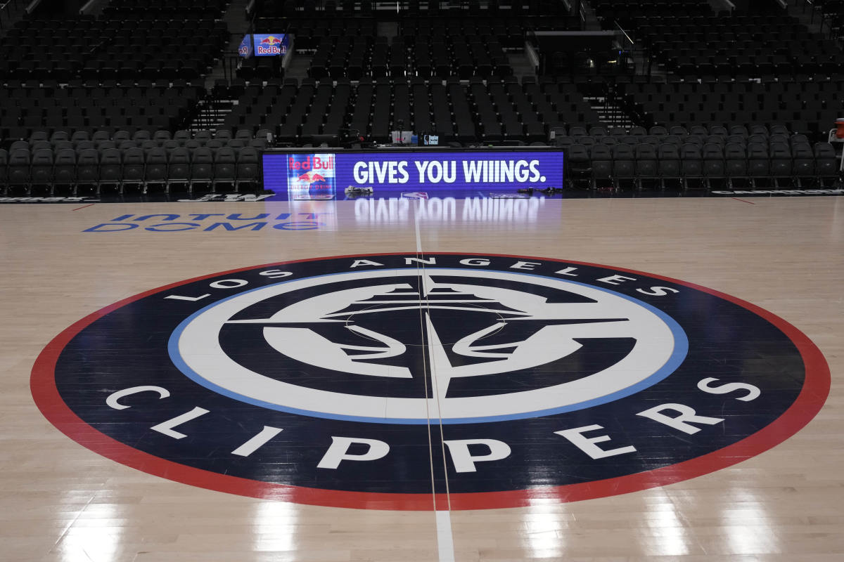 Los Angeles Clippers Reportedly Called Lakers About LeBron James - Athlon Sports