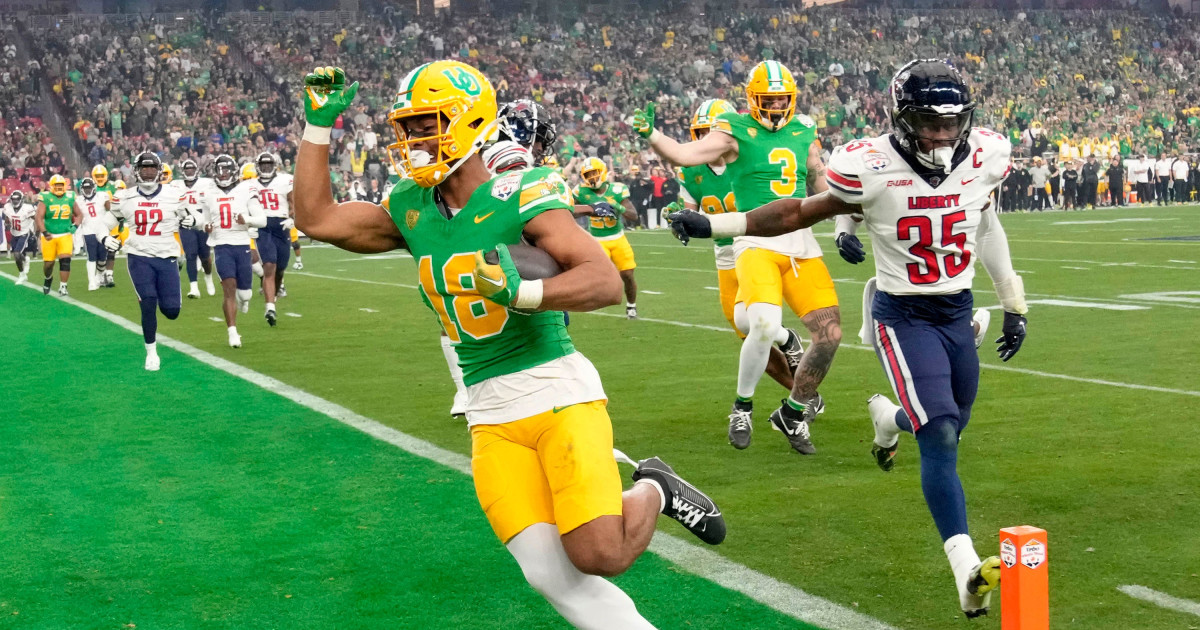 Buccaneers Add ‘Playmaker’ Tight End in 2026 NFL Mock Draft - Athlon Sports