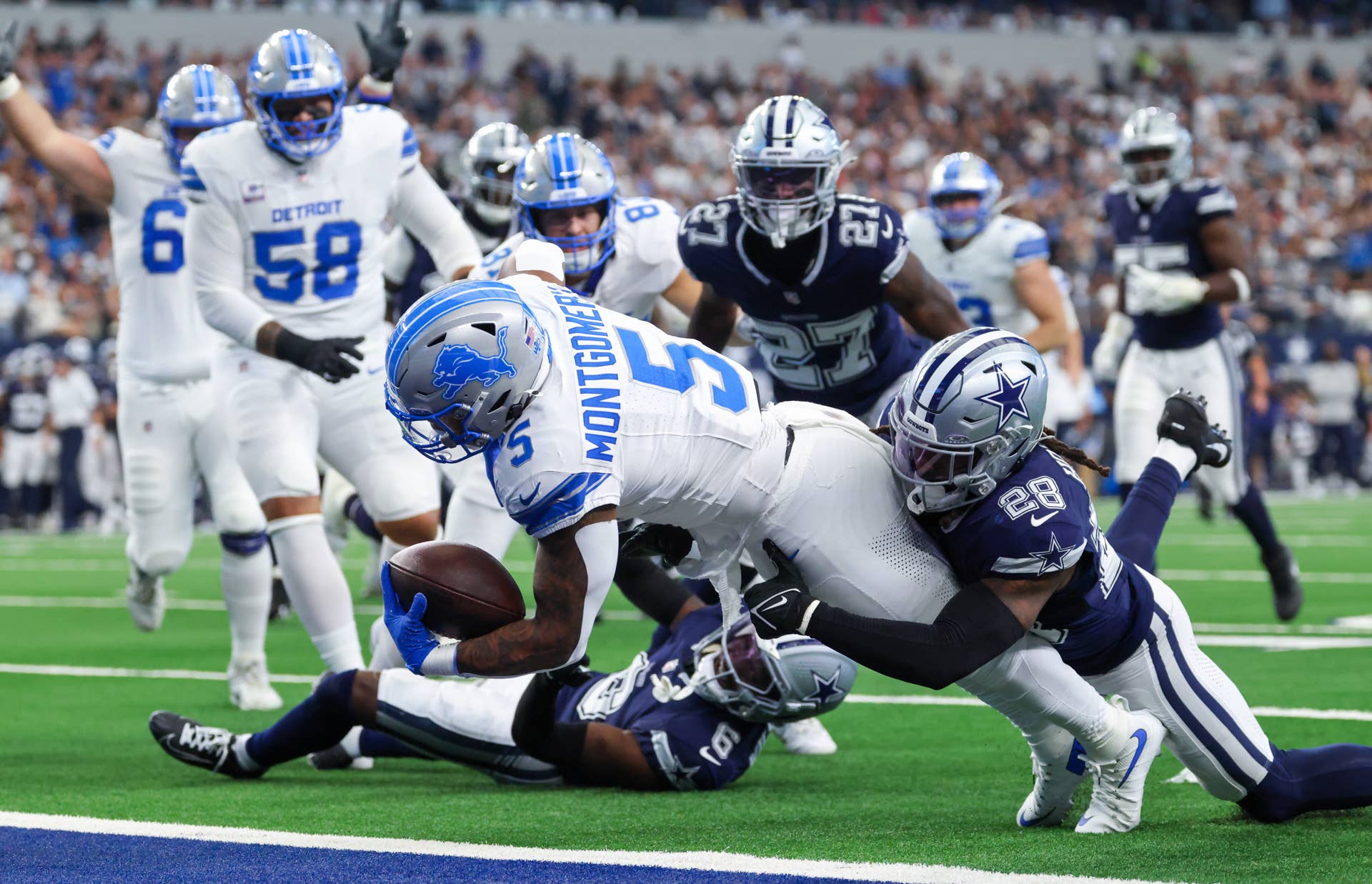 'Boo!' Many Dallas Cowboys Fans Saying the Same Thing About Lions 27-6 ...