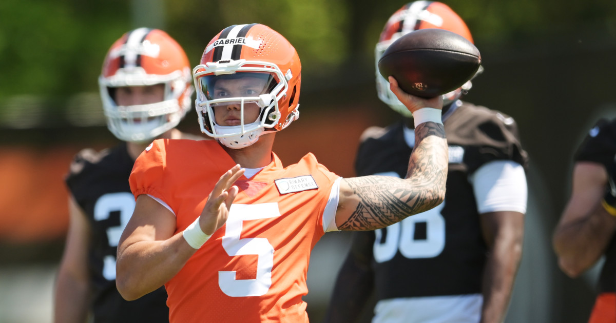 Former Texas Star Turns Dillon Gabriel’s Mistake Into a Pick-Six - Athlon Sports