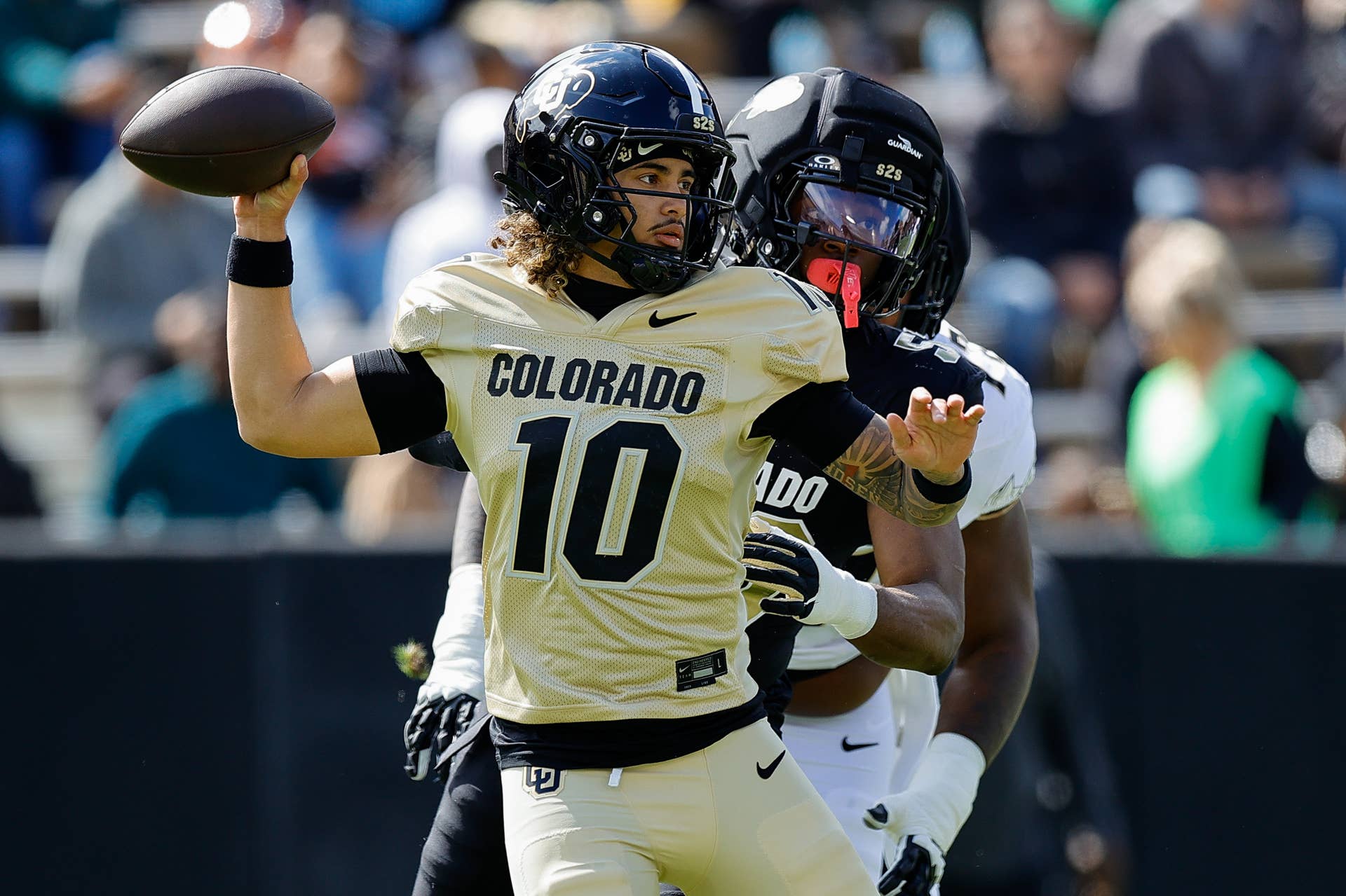 Julian Lewis Catches Attention With NIL Deal Amid Colorado QB Battle
