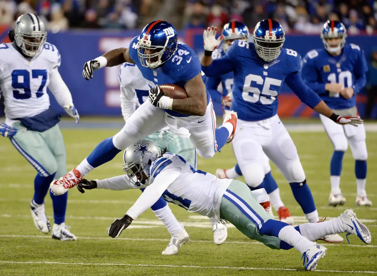 New York Legend Brandon Jacobs' Son Is A Literal Giant in Viral Photo ...