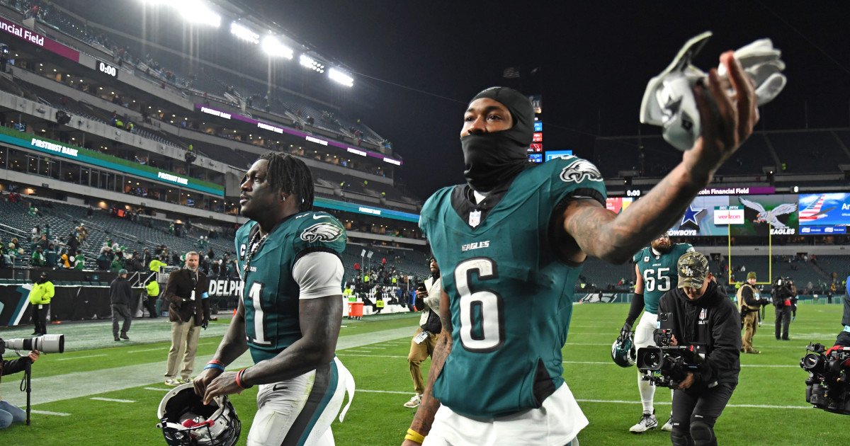 Dark Horse Emerges in Eagles’ Crowded WR Competition - Athlon Sports