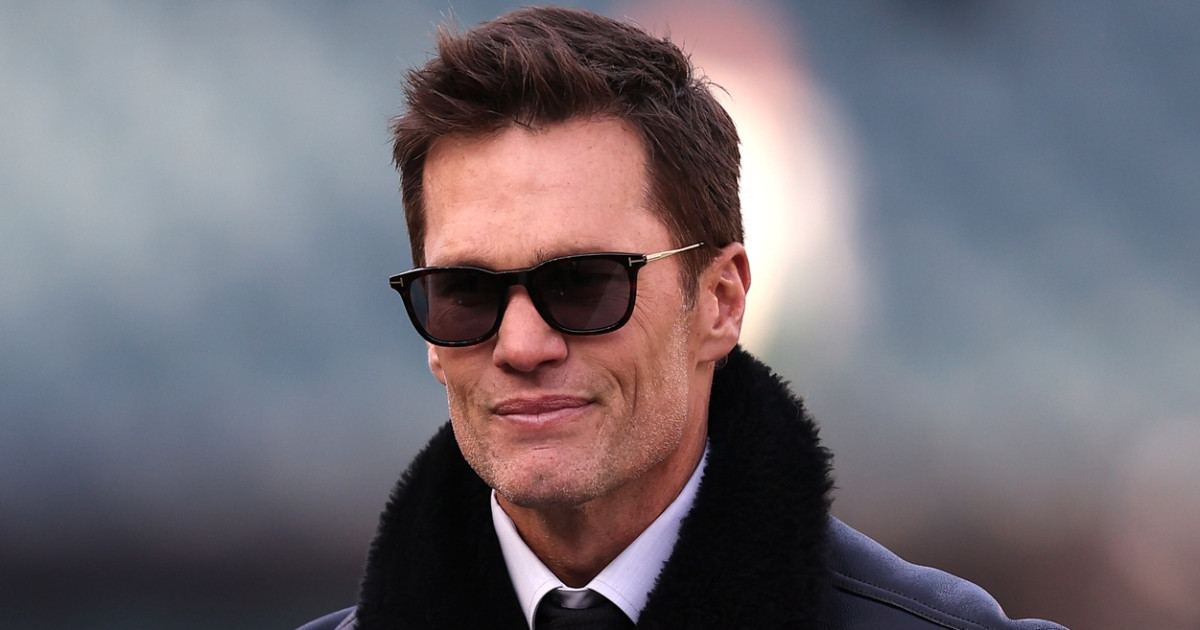 Tom Brady's Outfit Turns Heads Ahead of Raiders Preseason Game vs. 49ers - Athlon Sports