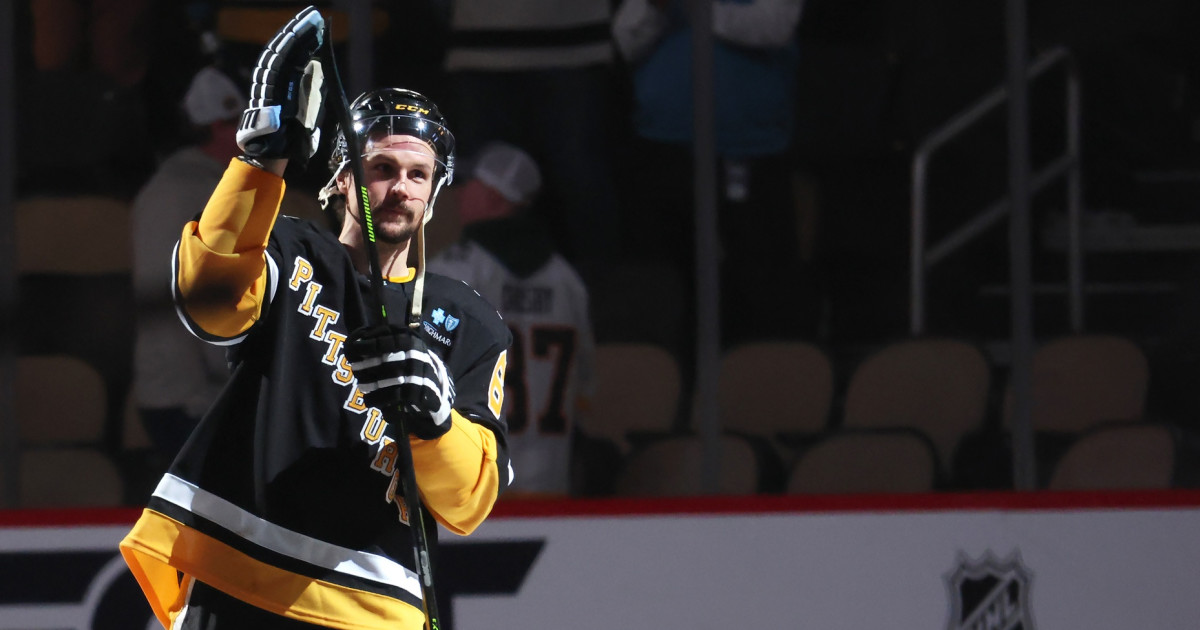 Red Wings Named 'Realistic' Landing Spot For Erik Karlsson - Athlon Sports