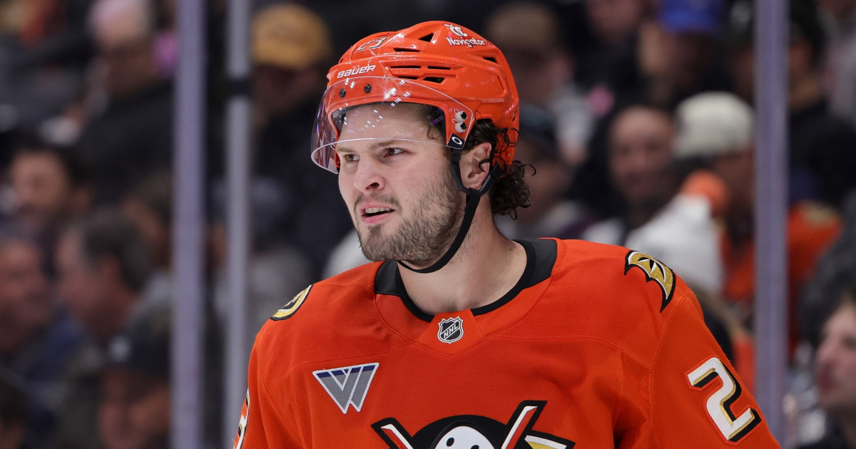 Canucks Continue to Push For Mason McTavish Trade: Report - Athlon Sports