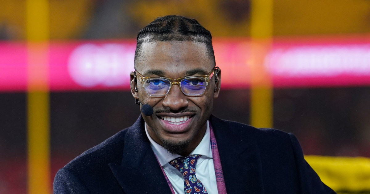 Robert Griffin III Calls Out Browns’ Handling of Shedeur Sanders After QB Decision