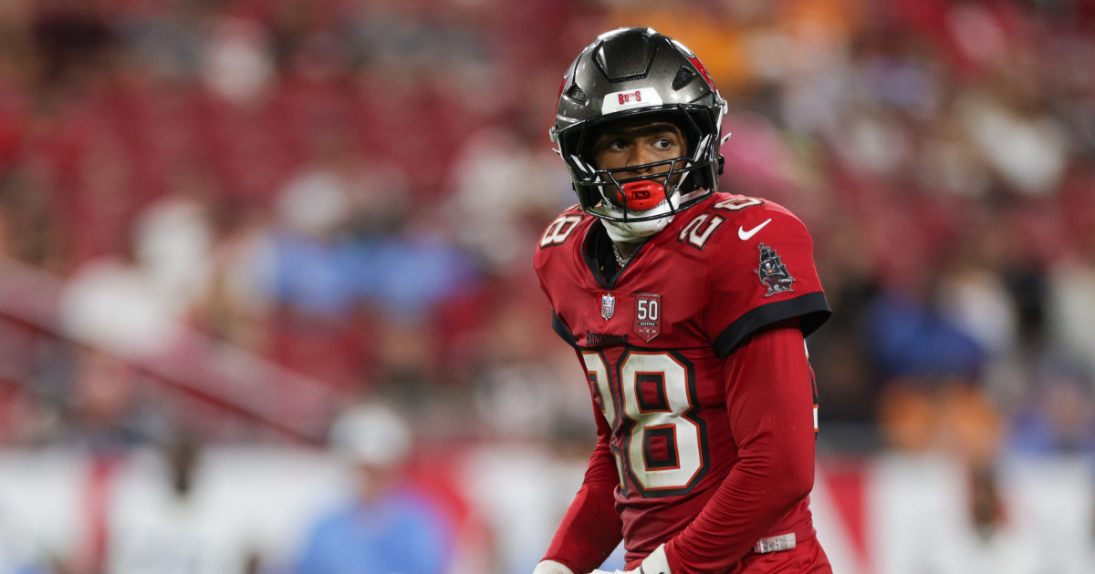 Shilo Sanders Jokes About Deion Sanders’ Lofty Expectations After Bucs Debut - Athlon Sports