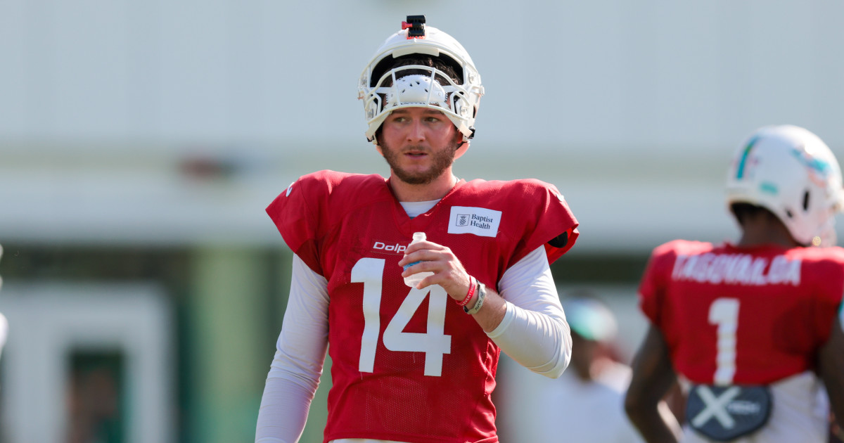 Quinn Ewers in Big Trouble With Dolphins After First Start, NFL Writer Hints - Athlon Sports