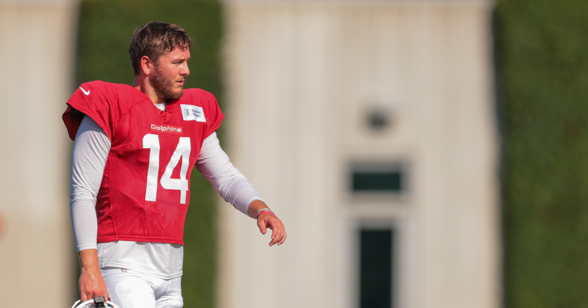 Miami Dolphins Make Unpopular Quinn Ewers Decision - Athlon Sports