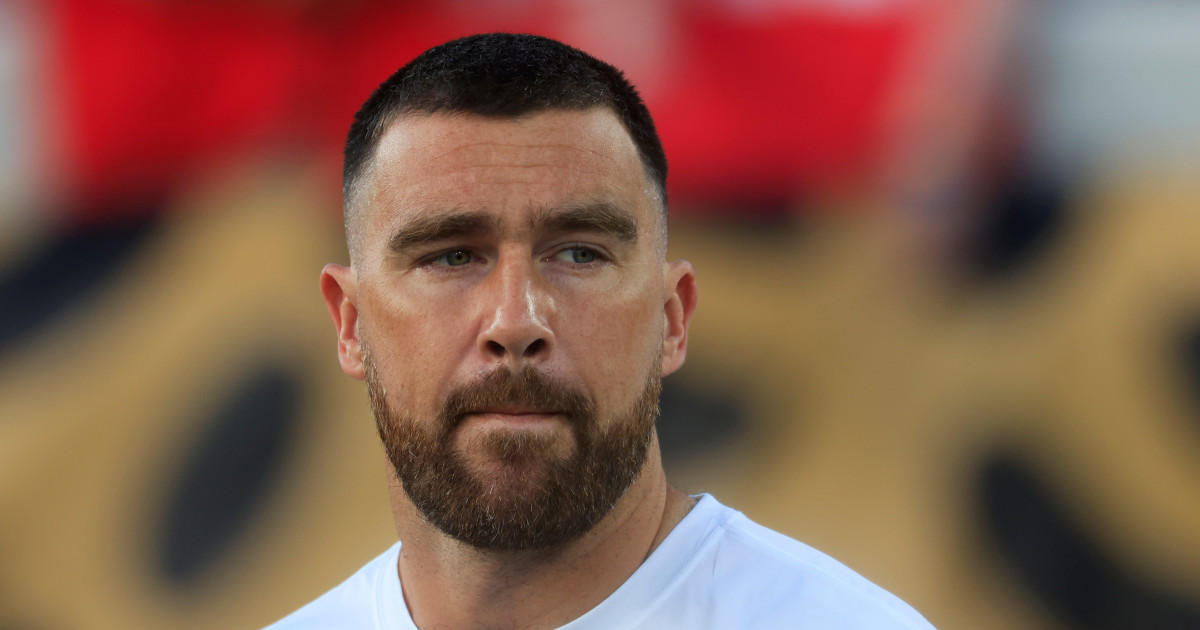 Travis Kelce’s Behavior During National Anthem Goes Viral After Chiefs Game