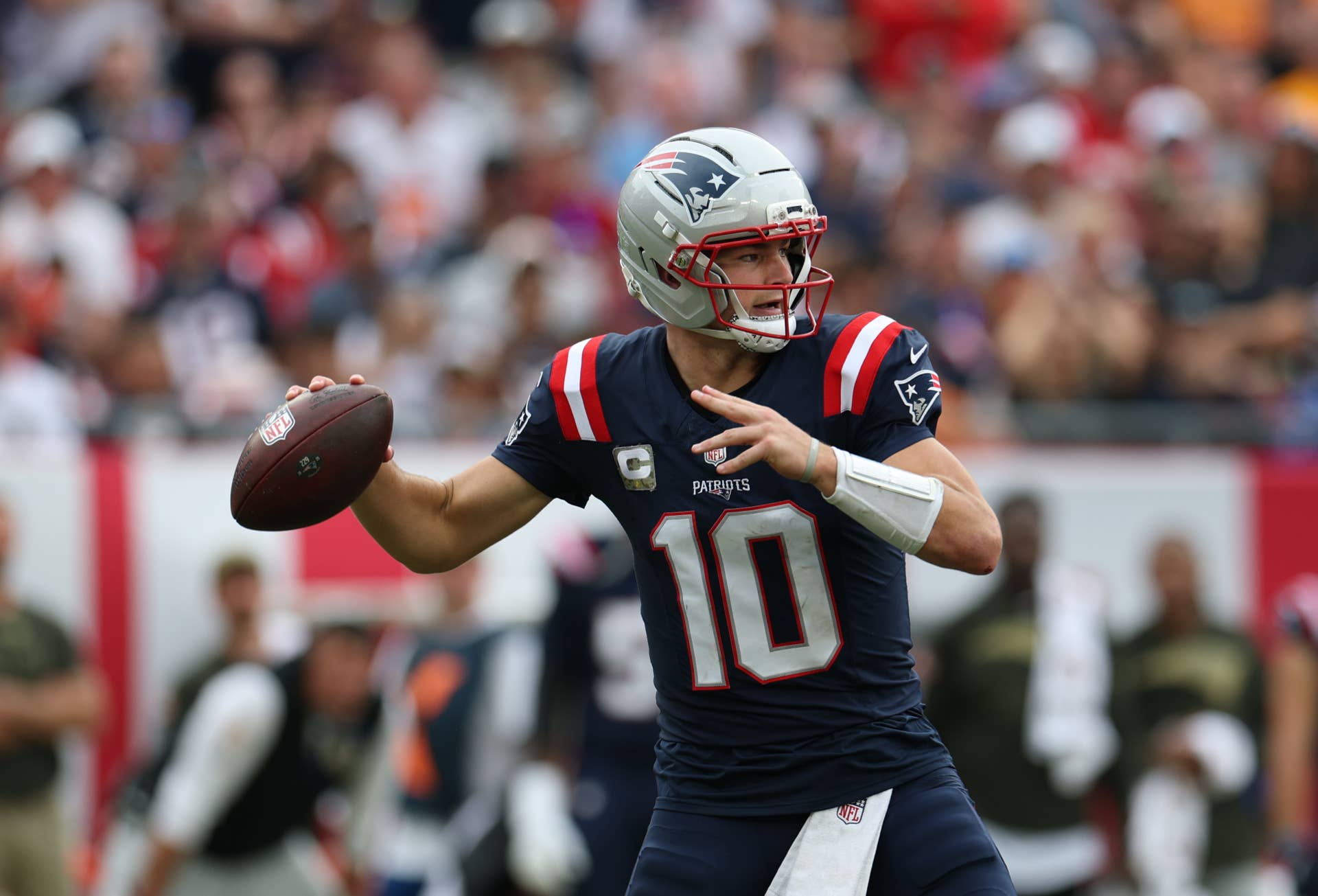 Patriots-Quarterback Drake Maye erhält NFL-Auszeichnung vor den Playoffs