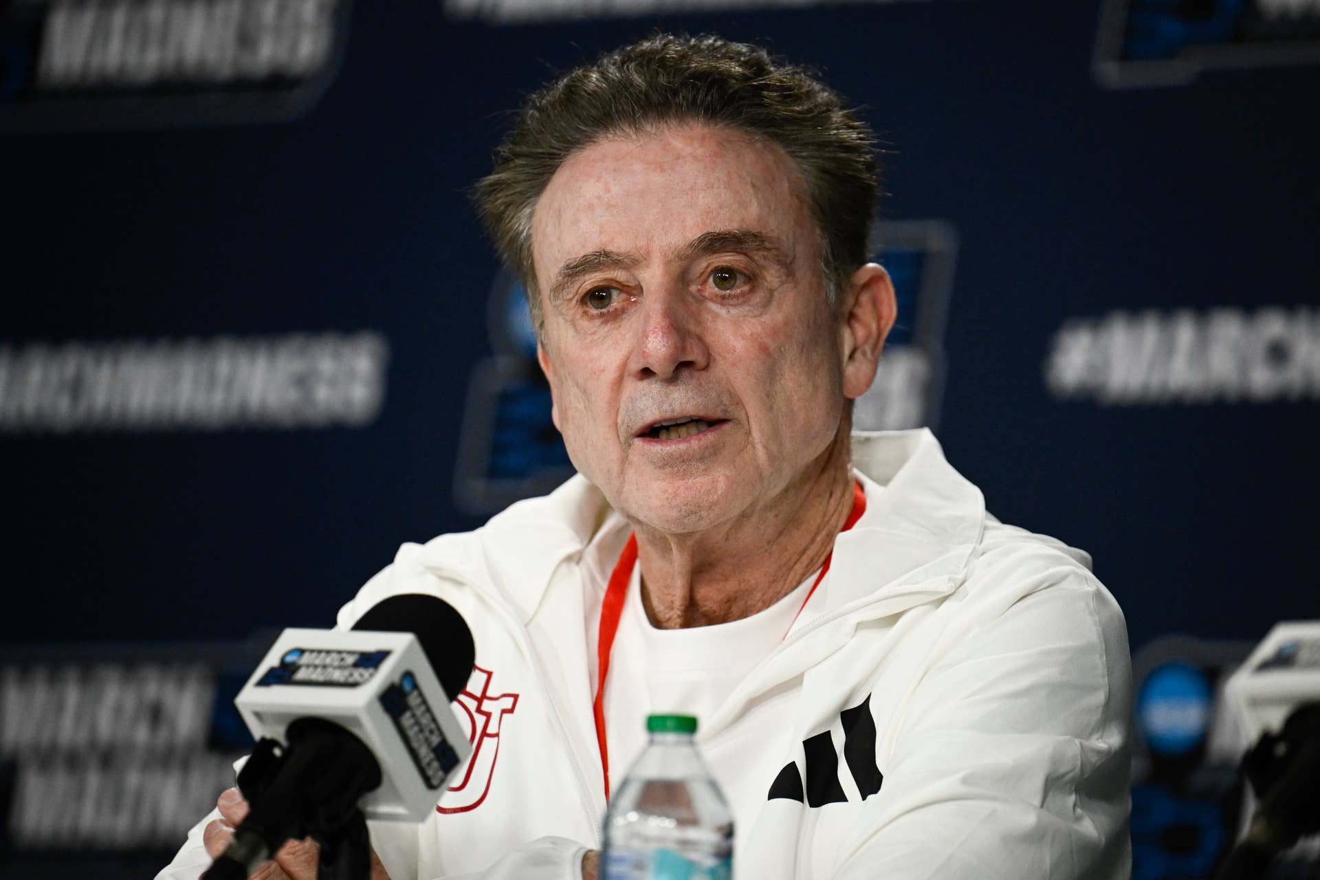 Rick Pitino äußert sich nach dem dramatischen Sieg von UConn im Elite ...