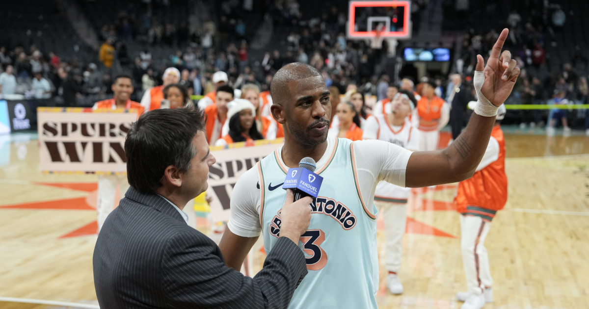 Fans React After Former Spurs Guard Chris Paul Signs With Clippers - Athlon Sports