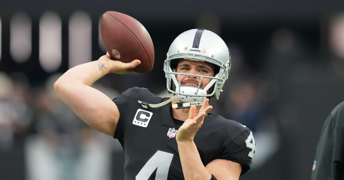 Derek Carr Has Message For Geno Smith Ahead of First Raiders Season - Athlon Sports