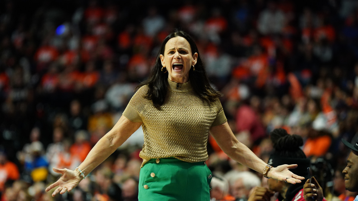 Liberty Coach Assigns Blame After Loss Against Caitlin Clark, Fever -  Athlon Sports