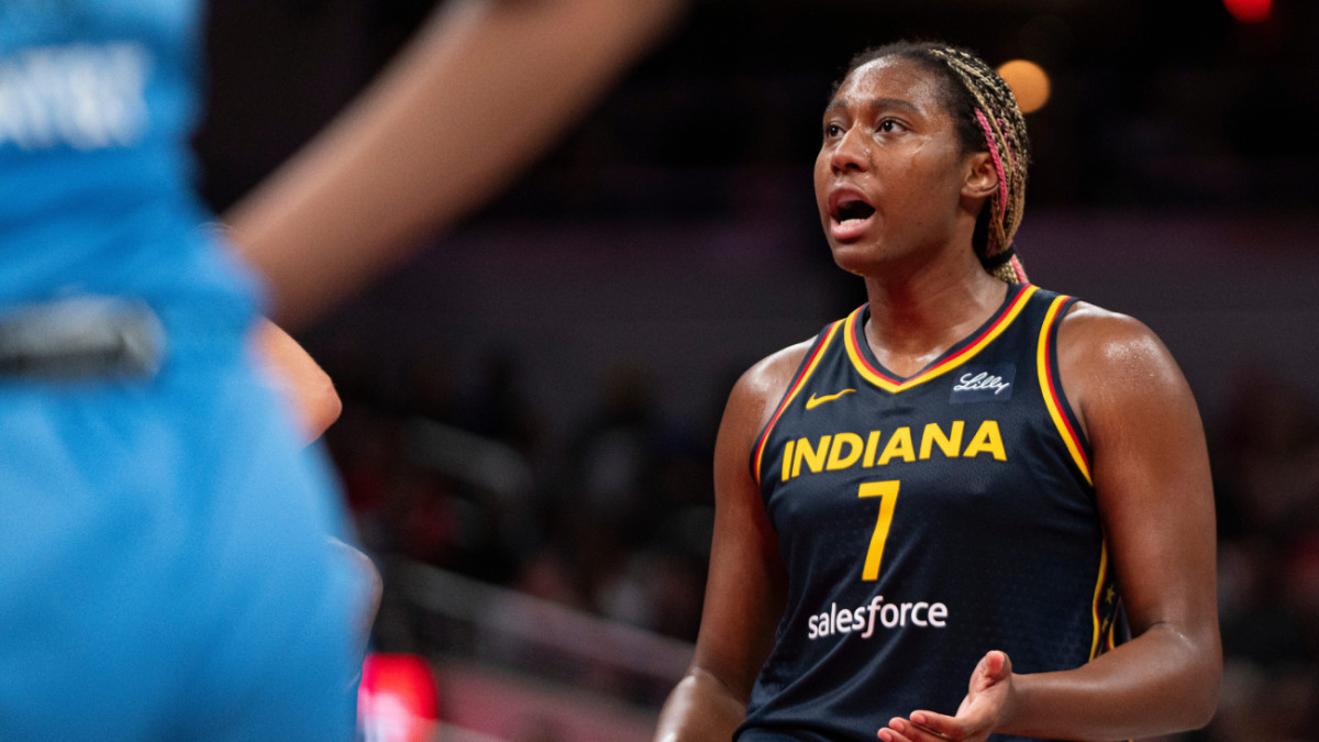 WNBA Fans Angered by Referee's Decision After Former MVP Takes Swing at Aliyah Boston - Athlon Sports