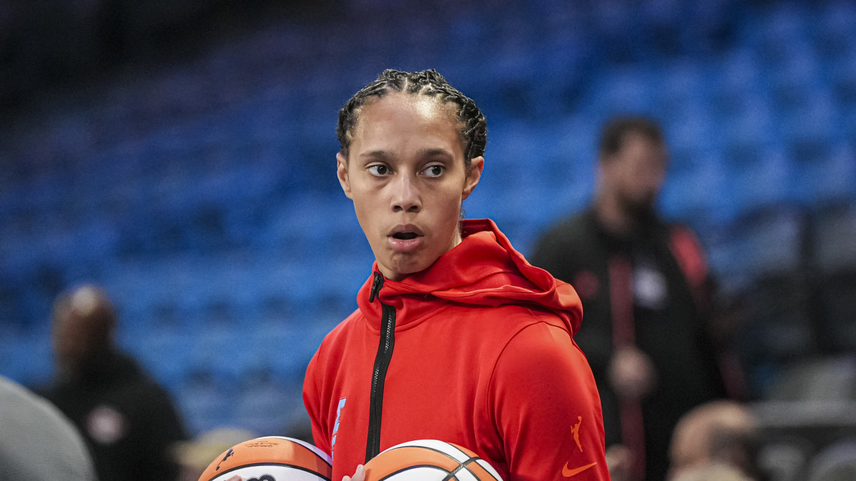 Brittney Griner Grabs Attention During Fever-Dream Game - Athlon Sports