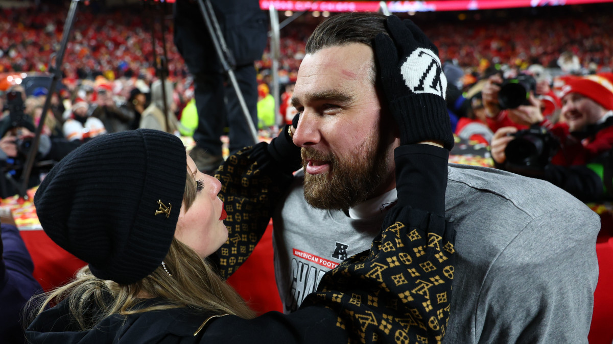 Taylor Swift, Travis Kelce 'Re-Evaluating' Parts of Relationship After Super Bowl LIX: Report - Athlon Sports