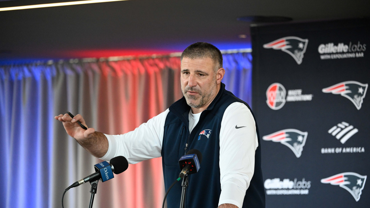 Mike Vrabel Reveals Biggest Reason To Become Patriots HC - Athlon Sports
