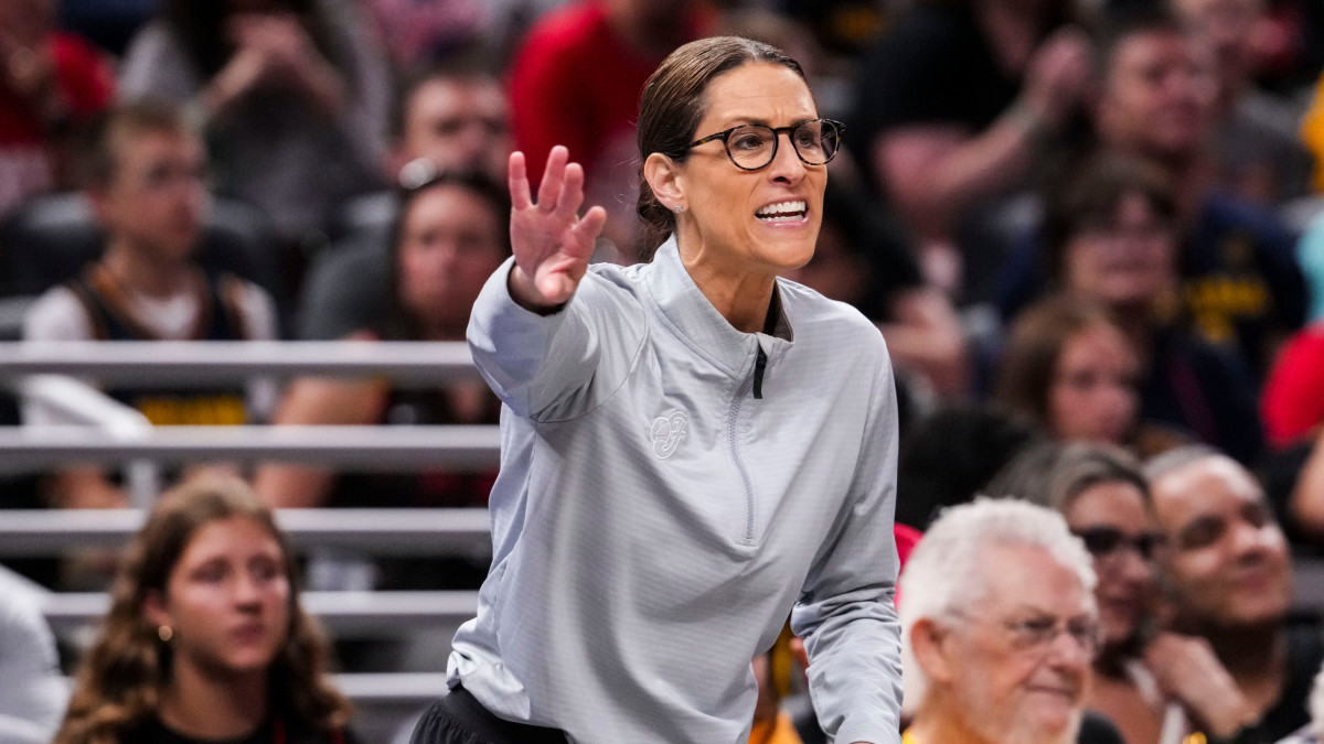 Indiana Fever Coach Stephanie White Speaks Out on Referee Issue During Loss to Aces - Athlon Sports
