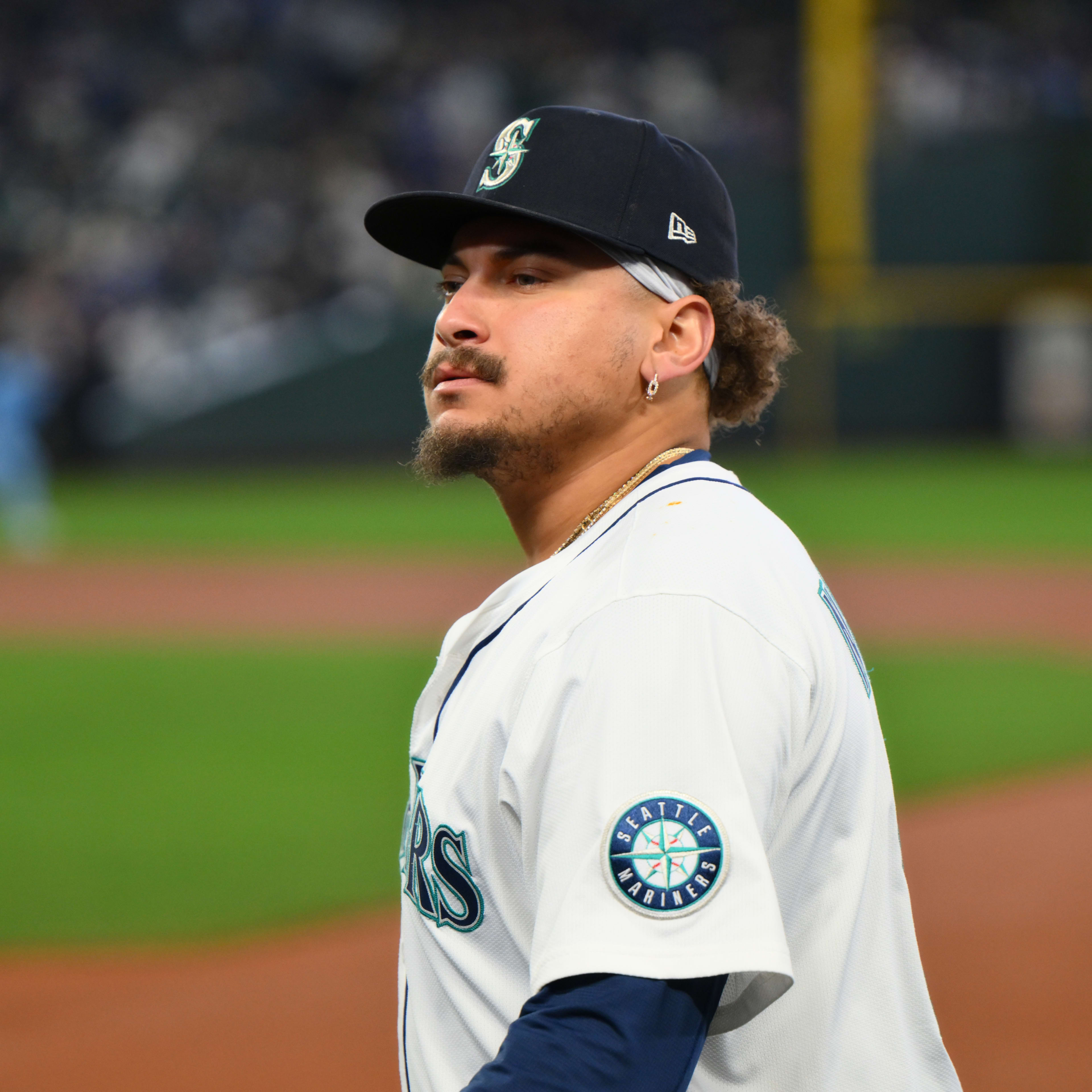 Josh Naylor vs Freddie Freeman: Steals-Powered Breakout or Dodgers AVG King - Who Wins Your 2026 First Base Draft?