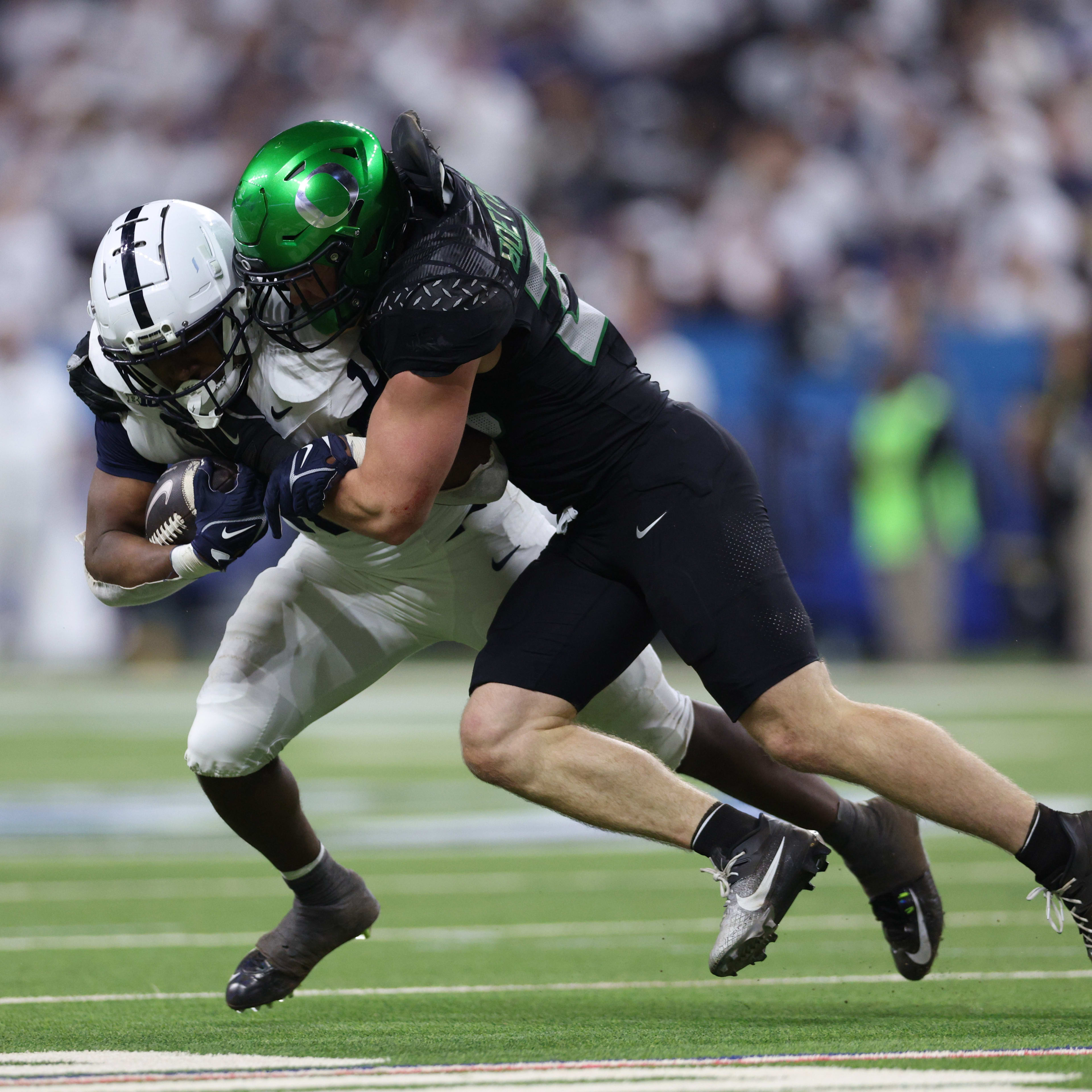 Kobe Savage Signs Out: Duck Safety Taking His Shot at the NFL - Athlon  Sports