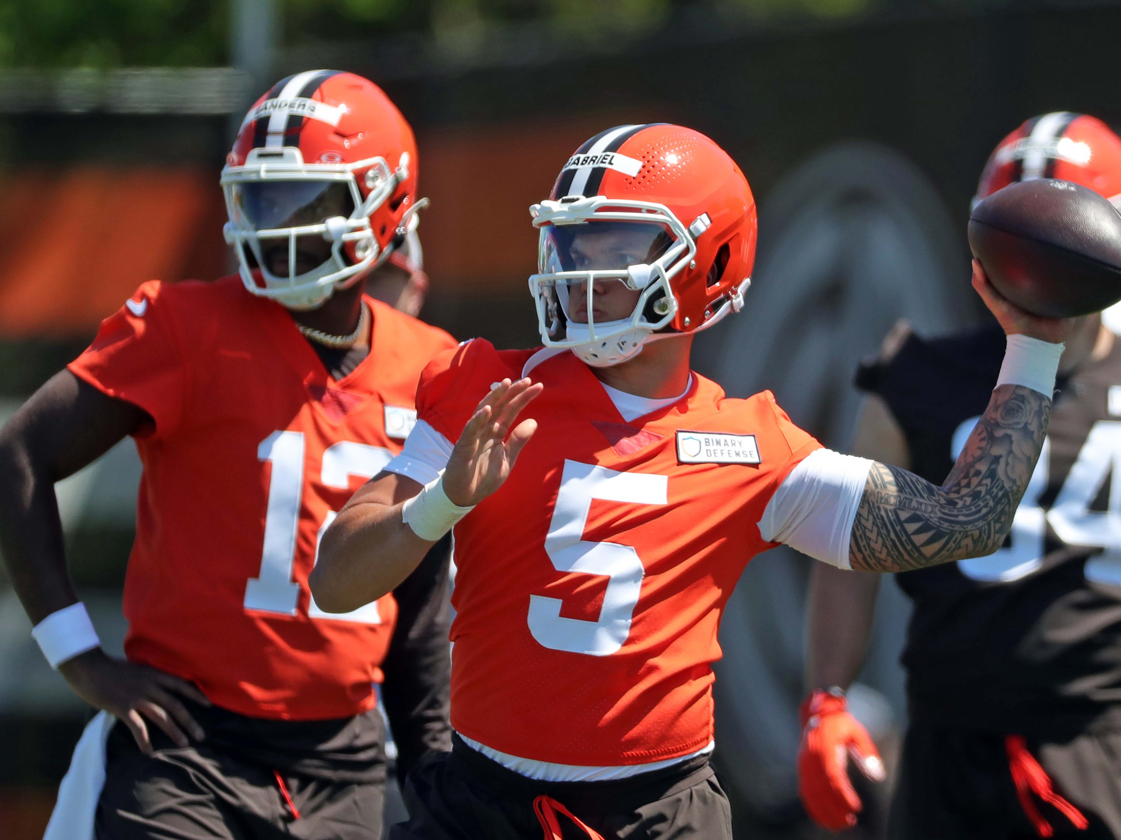 Shedeur Sanders or Dillon Gabriel? Who won Day 1 for Browns - Athlon Sports