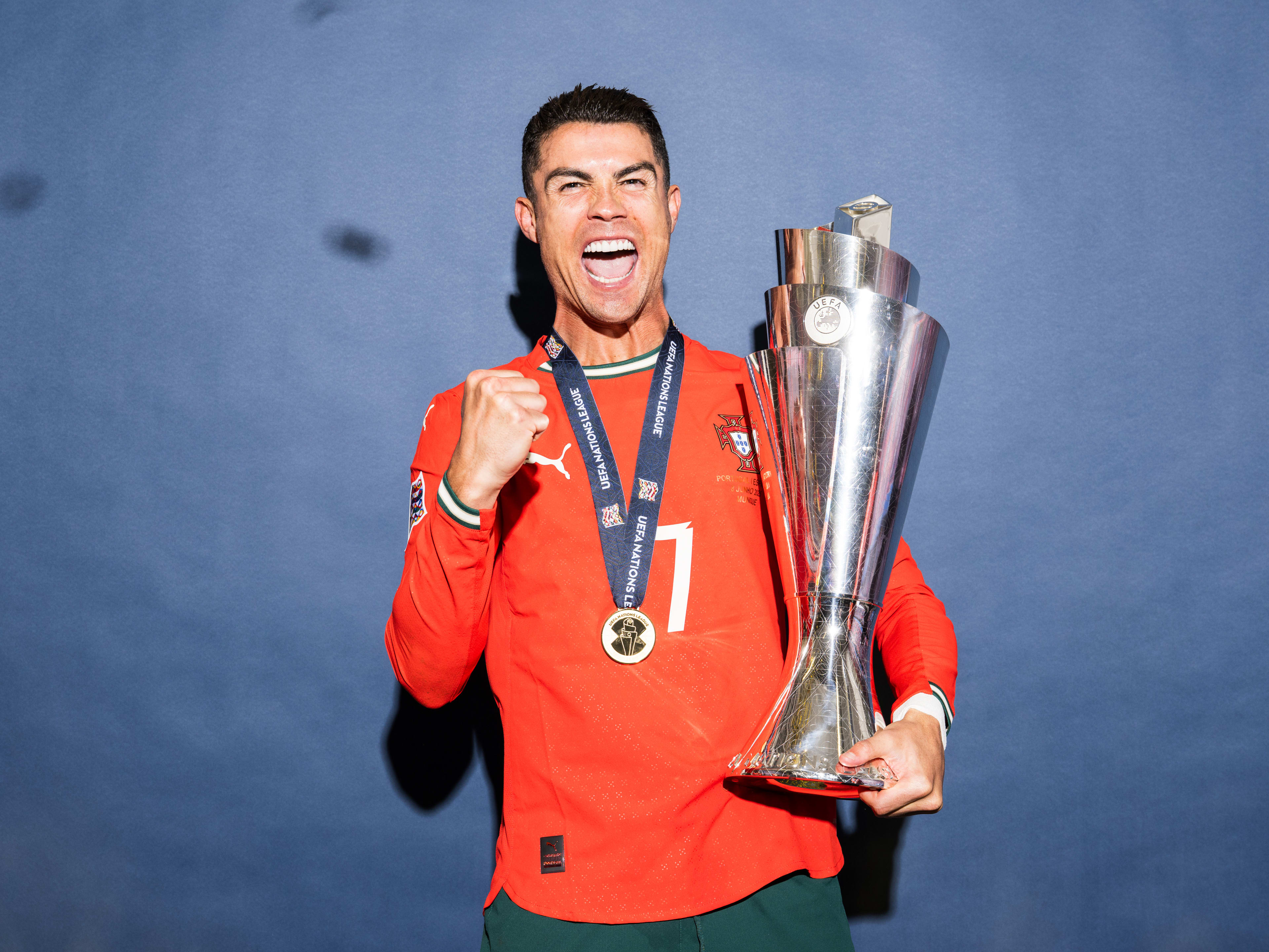 Cristiano Ronaldo Cỗ Máy Ghi Bàn Không Mỏi - Huyền Thoại Sân Cỏ Đang Vượt Qua Thời Gian