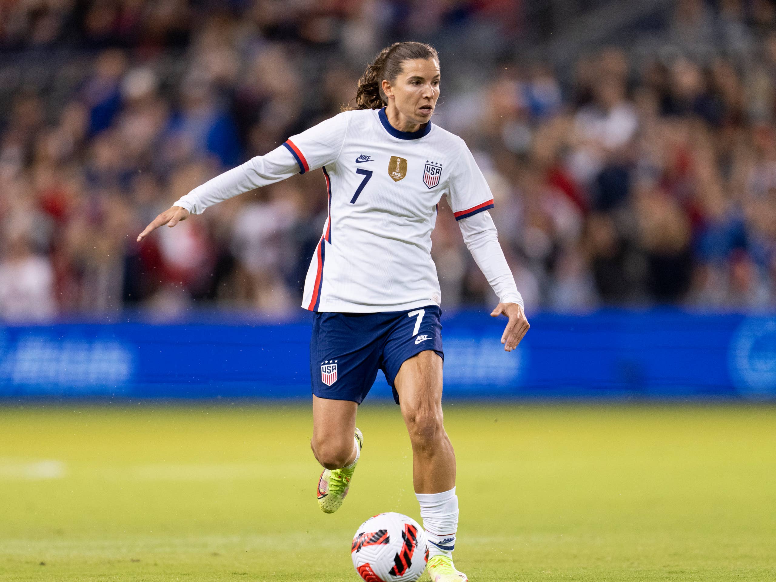 Tobin Heath Retires- USWNT Star Makes Heartbreaking Confession - Athlon  Sports