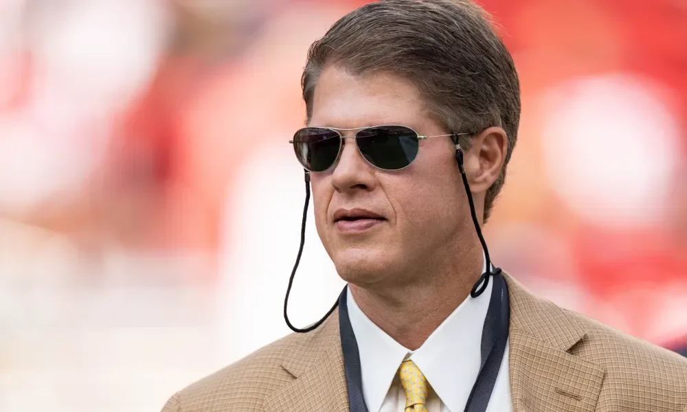 Ông Clark Hunt, chủ sở hữu đội Kansas City Chiefs, nằm trong danh sách 10 người giàu nhất NFL - Athlon Sports.