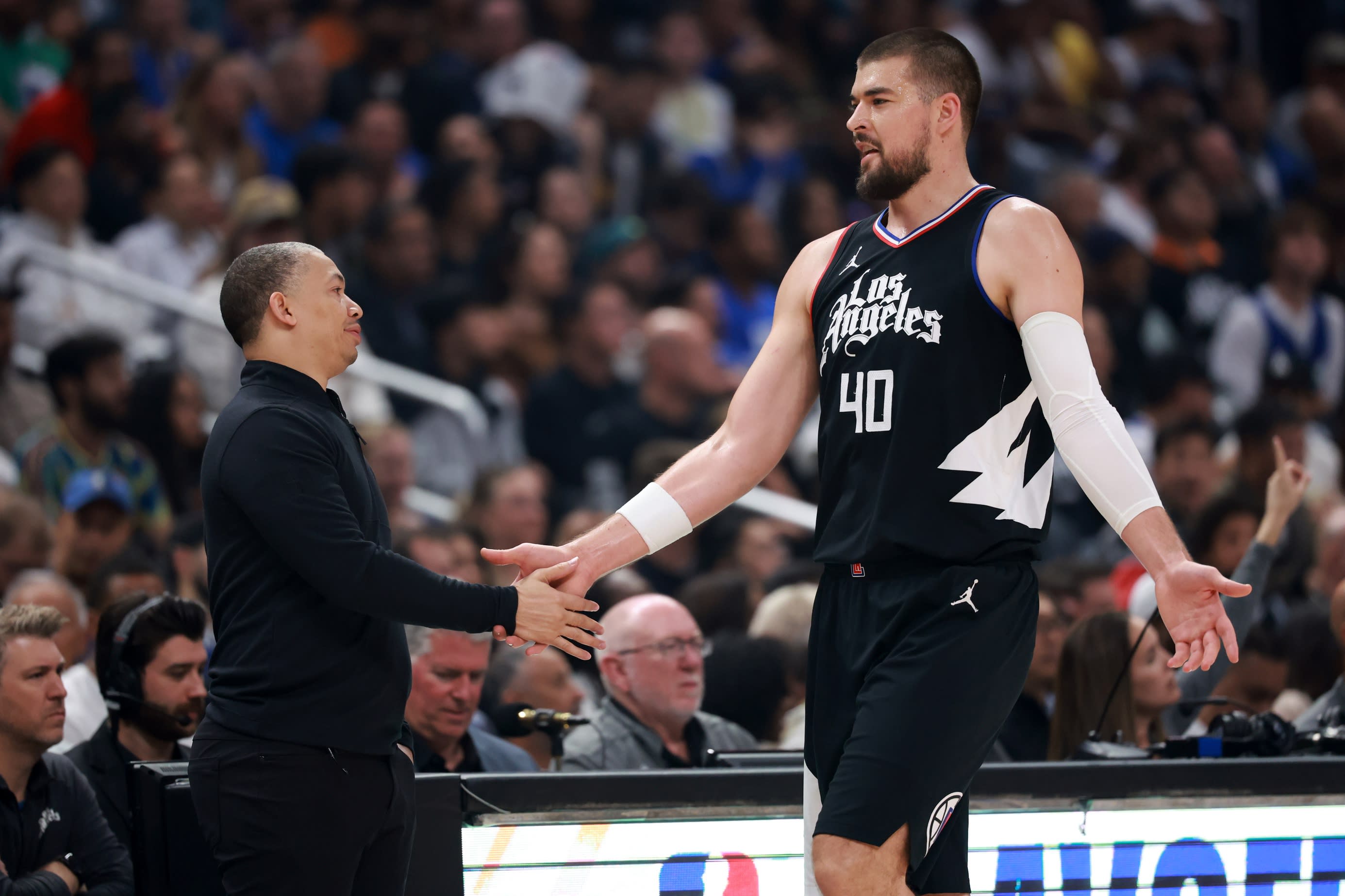 NBA Star Sends LeBron James Message After Being Traded by Lakers