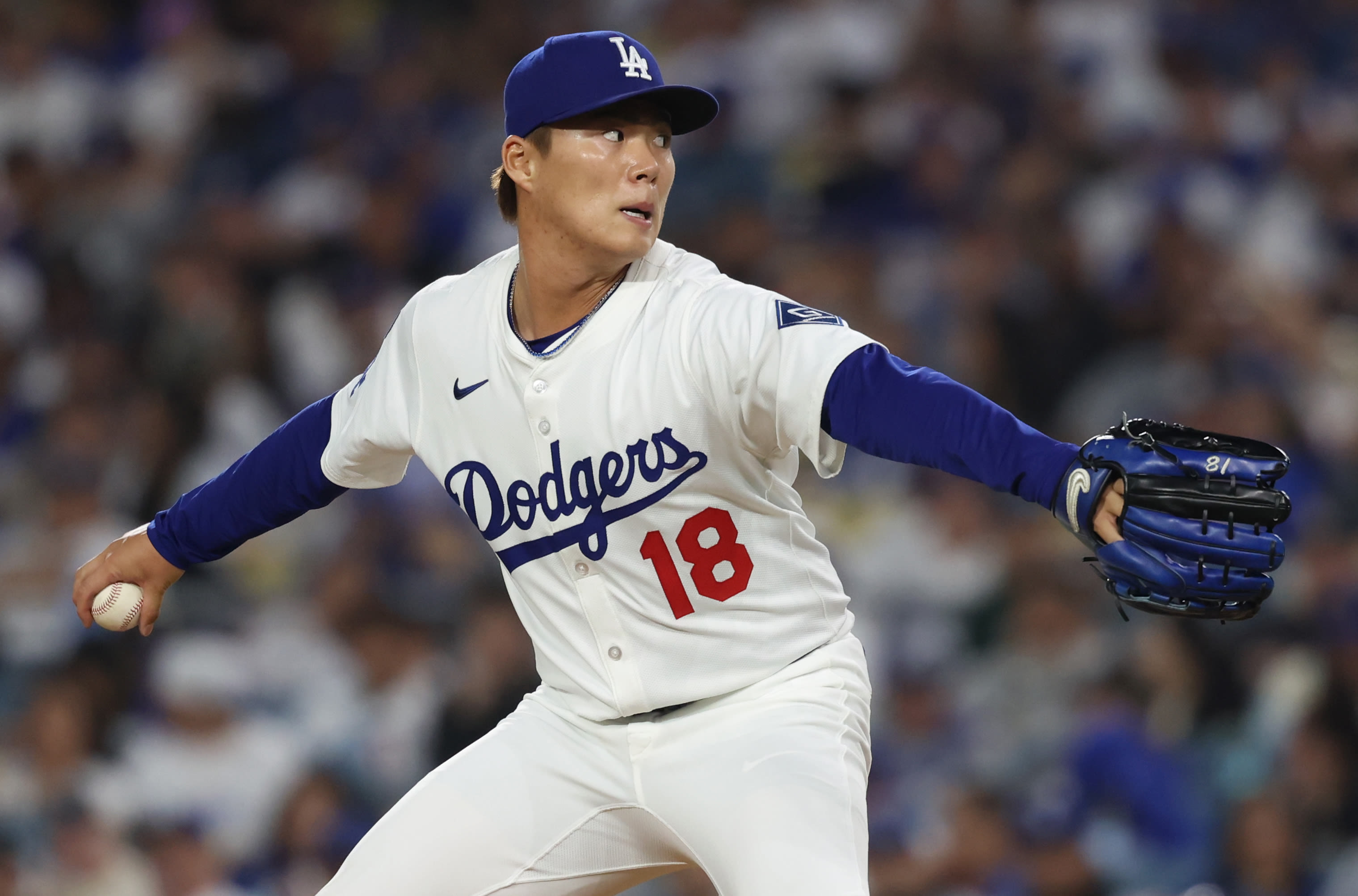 Los Angeles Dodgers pitcher Yoshinobu Yamamoto (18)