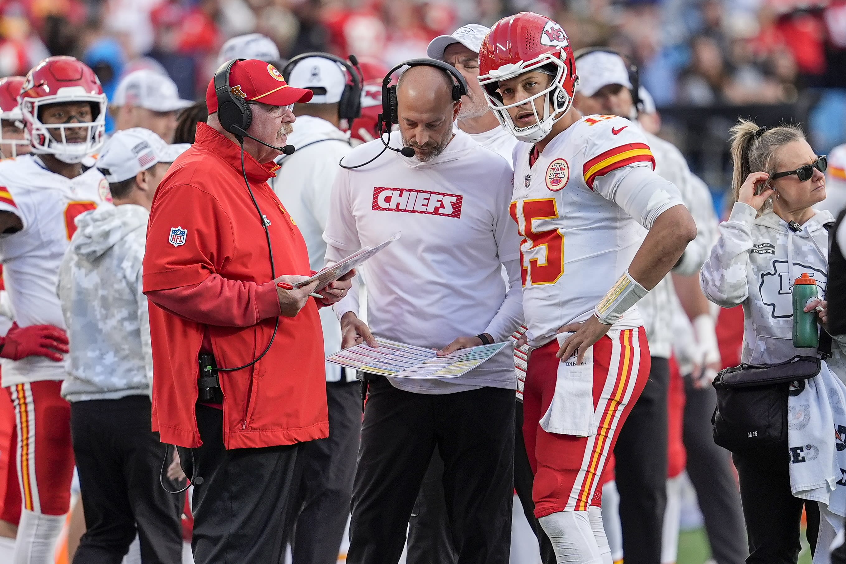 Kansas City Chiefs coach Andy Reid talks with quarterback Patrick Mahomes.