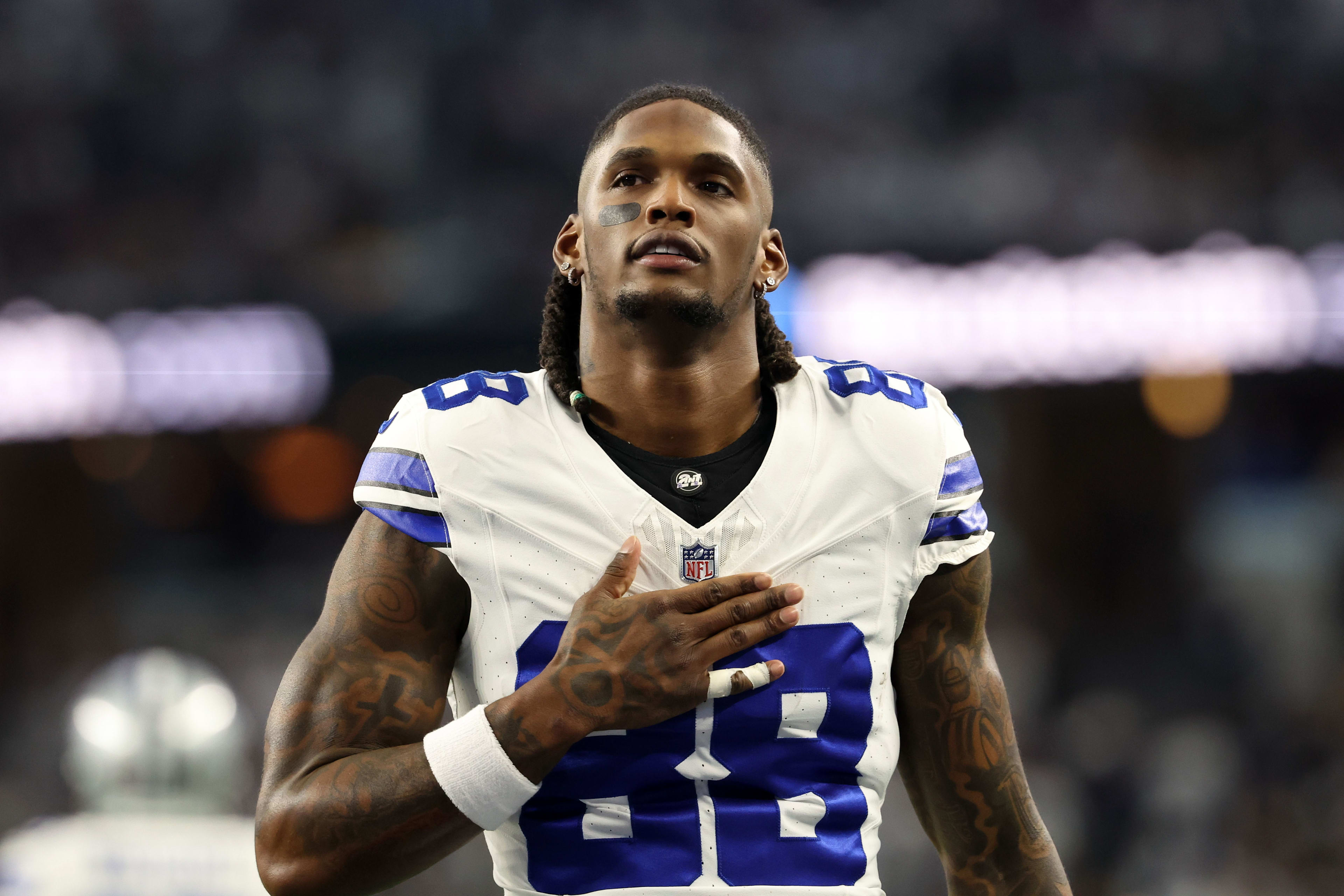 Dallas Cowboys face a major shock: CeeDee Lamb's injury status is officially confirmed with a surprising development ahead of Week 6 – Fans feared the worst scenario came true. According to inside sources, Lamb's situation was more serious than expected, leaving the entire Cowboys community and fans in a state of utter panic. The worst scenario — the team losing the "heart" of their offensive system — is slowly becoming a reality...