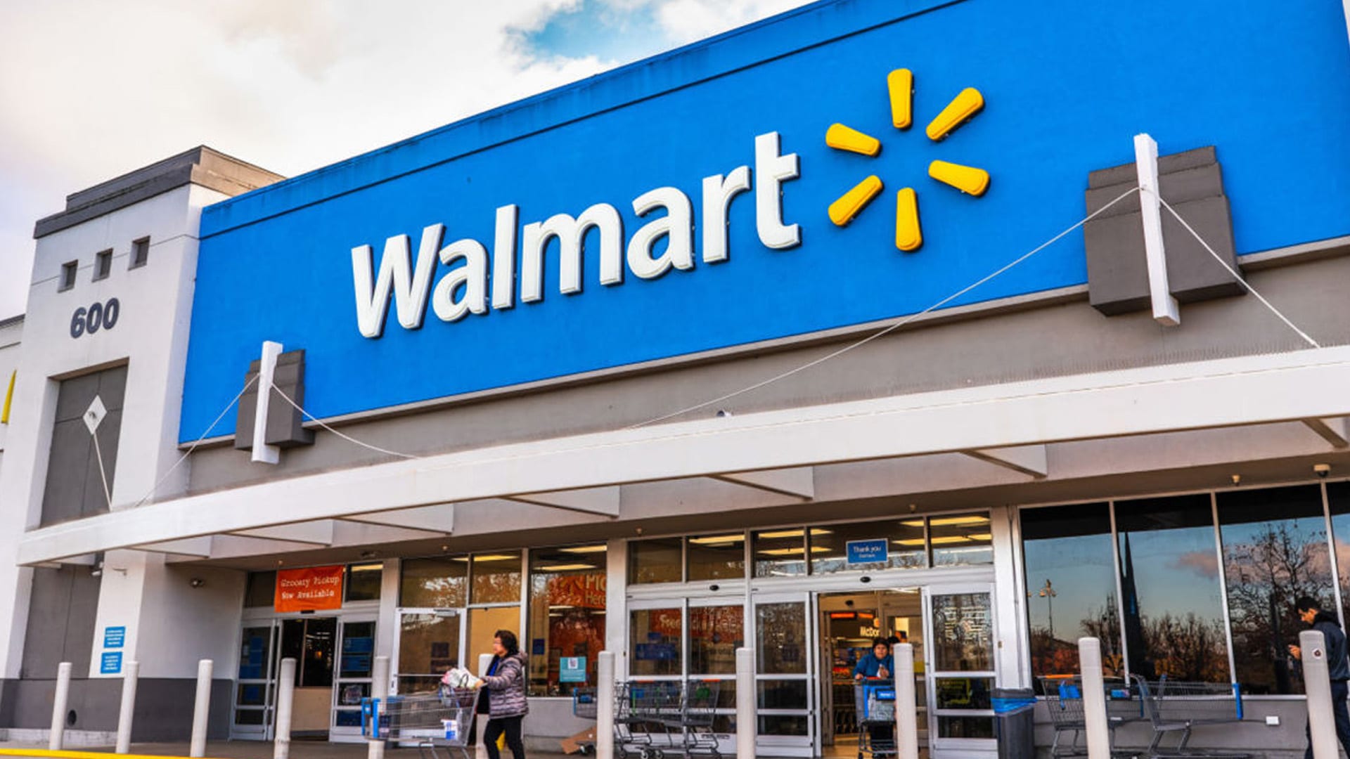 Walmart $6 Clogs Are ‘Very Comfortable'