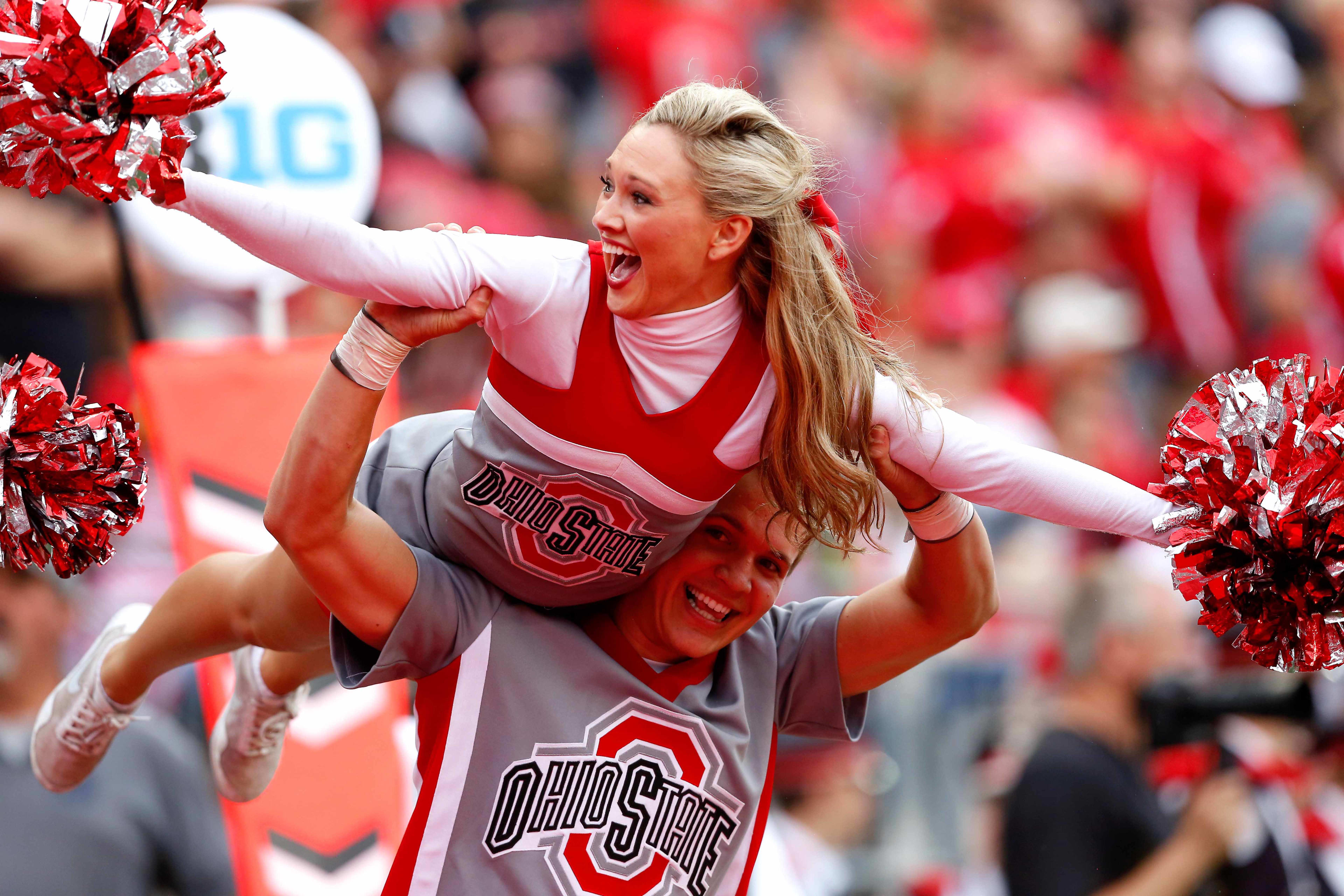 Cheerleaders Catch Attention for Wrong Reason Before Ohio State-Tennessee -  Athlon Sports