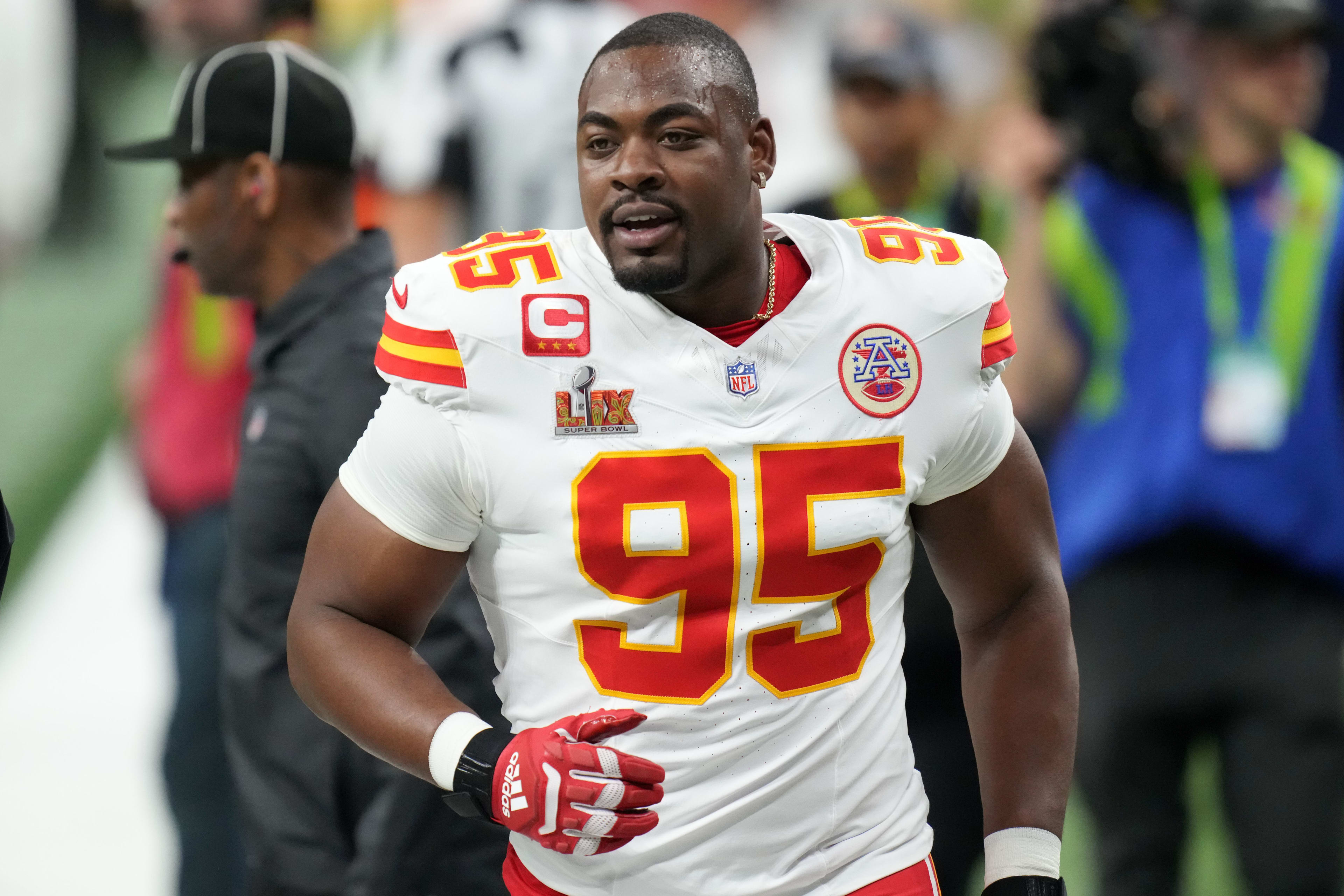 Emotional NFL: Patrick Mahomes sends a powerful and emotional message to Chris Jones after the Chiefs star DT overcame a family tragedy, bringing the football community to tears. Not only is he a leader on the field, Mahomes also showed the warm heart of a brother when he gave deep words of encouragement, affirming that the Chiefs team will always be by Jones’ side in the most difficult times. The moment quickly went viral,… - News