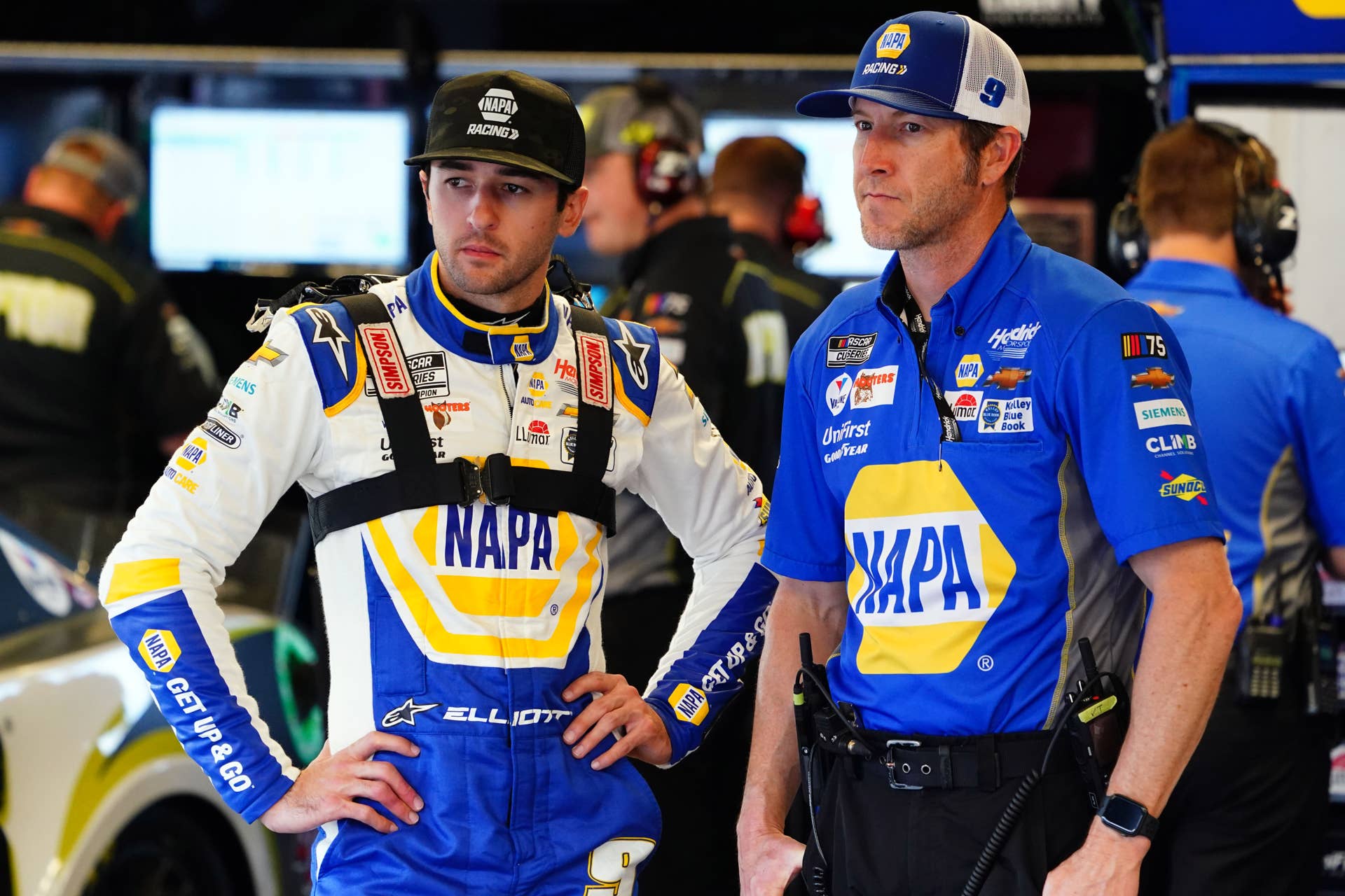 Larry McReynolds Shuts Down Criticism of Chase Elliott Crew Chief but Talks  Future Without Him - Athlon Sports