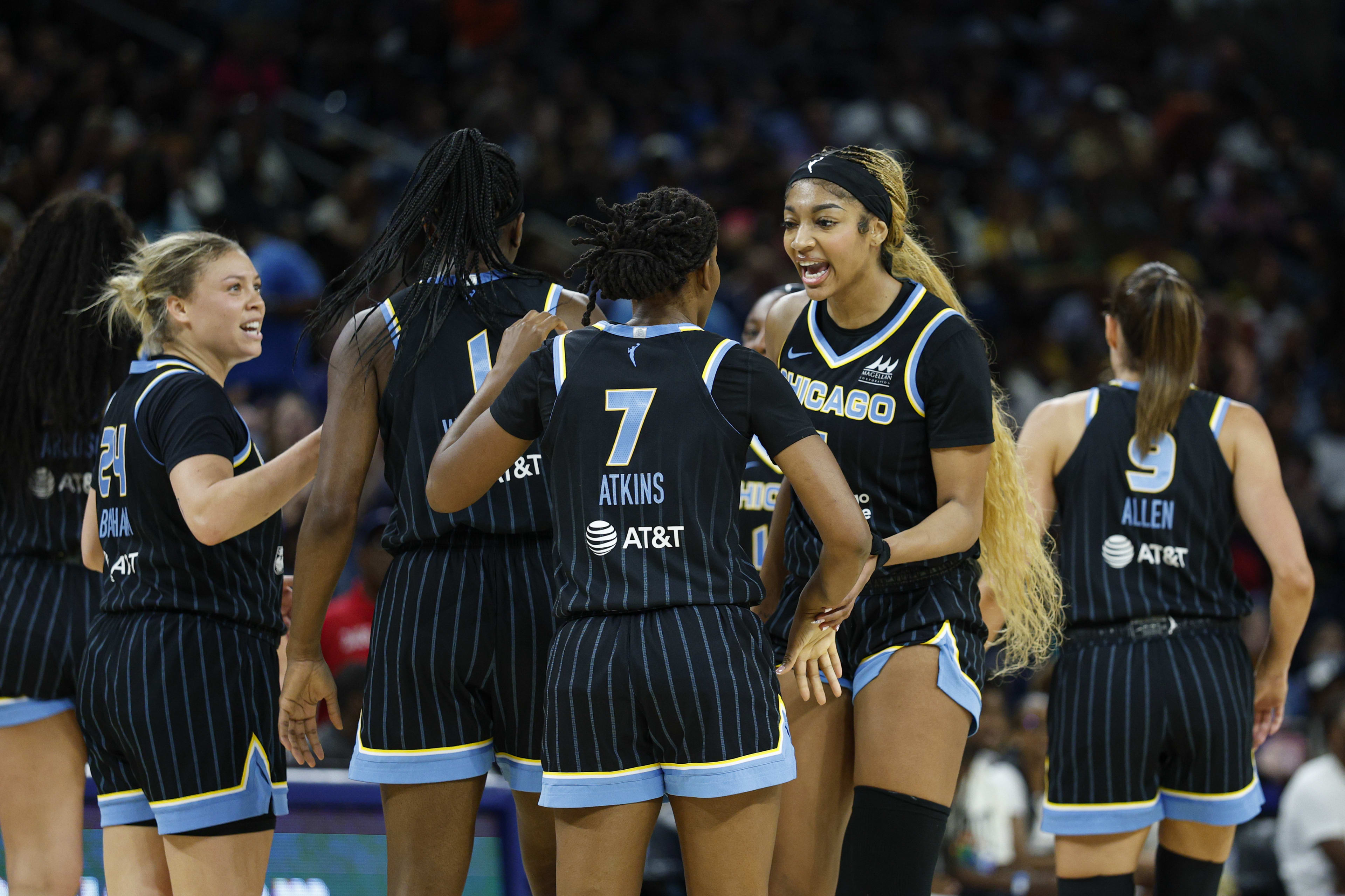 Chicago Sky Gave Player of the Game to Someone Else and Fans Approved -  Athlon Sports